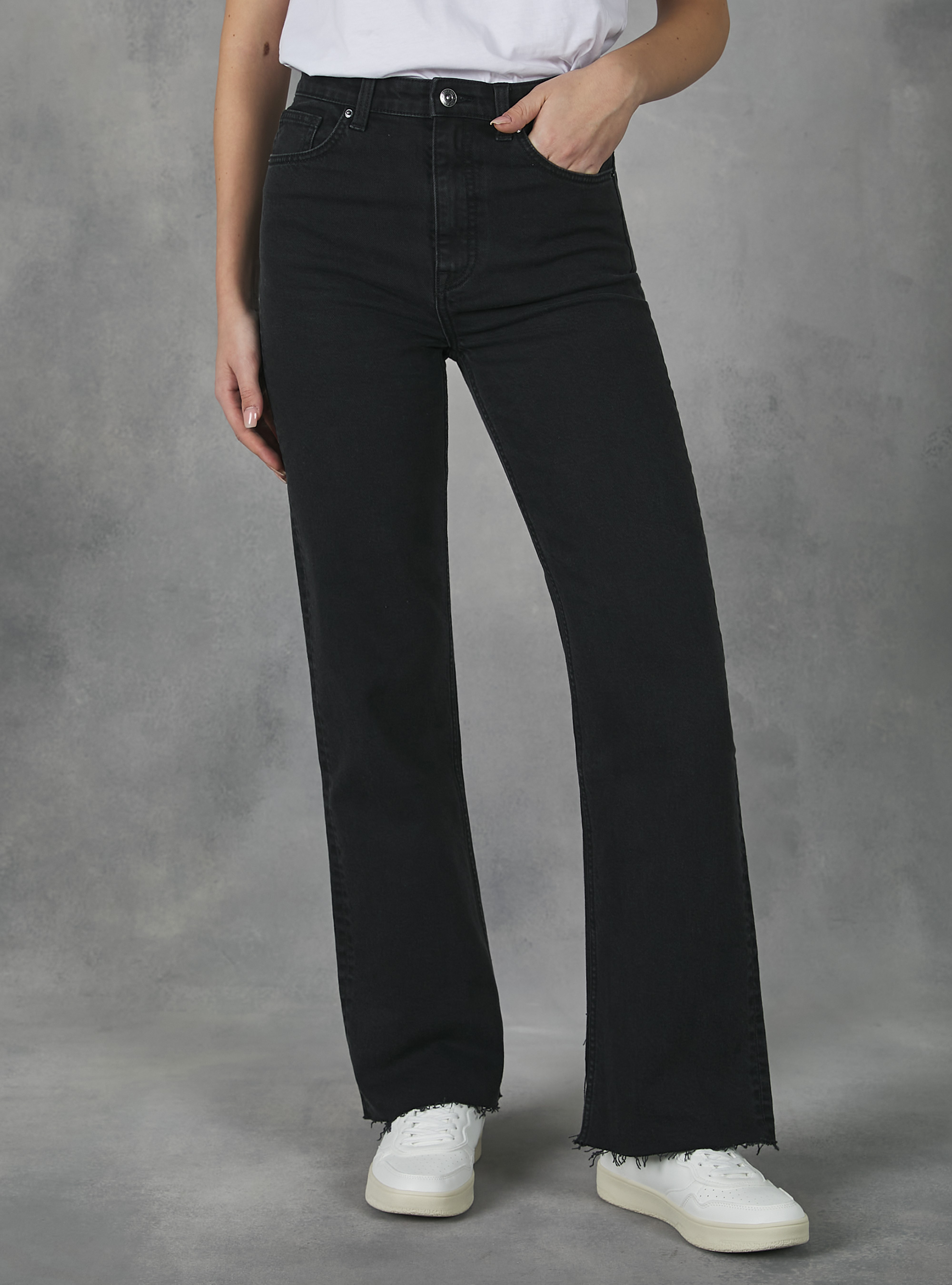 Straight fit jeans with split in stretch denim, D000 BLACK