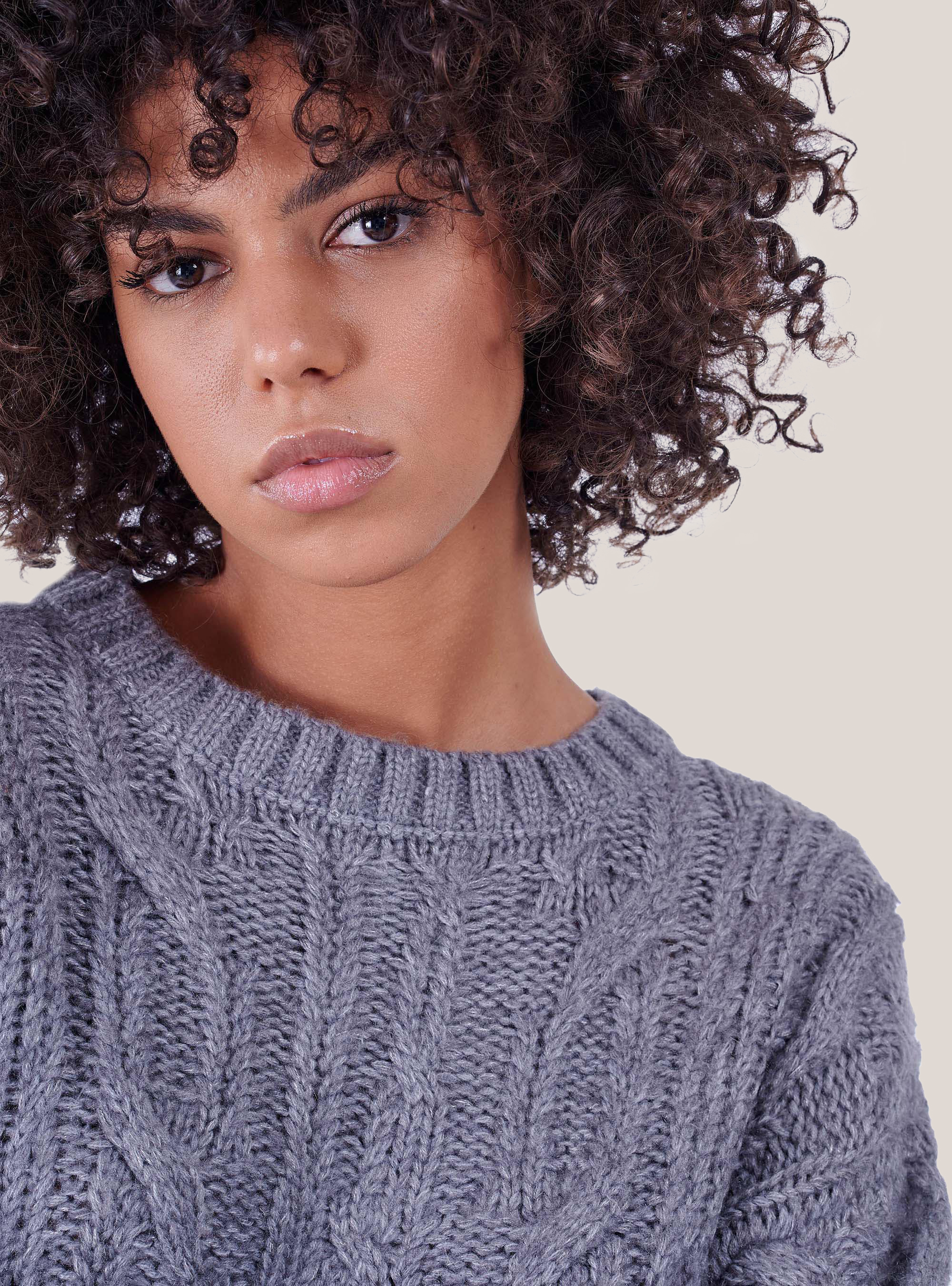 Pull à col rond en maille torsadée, C146 GREY MEL