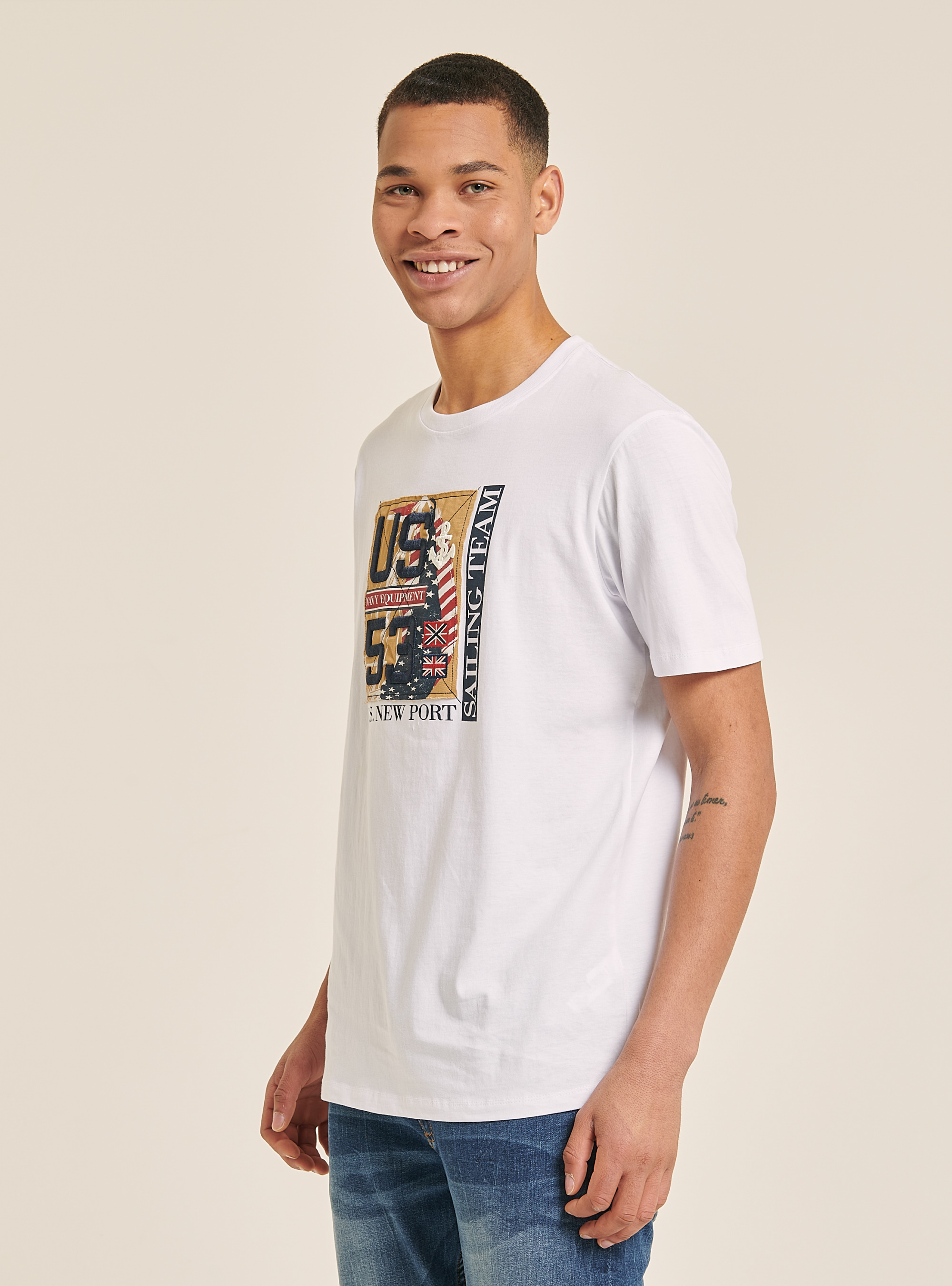 Camiseta de algod&oacute;n con bordado y estampado azul marino, BLANCO