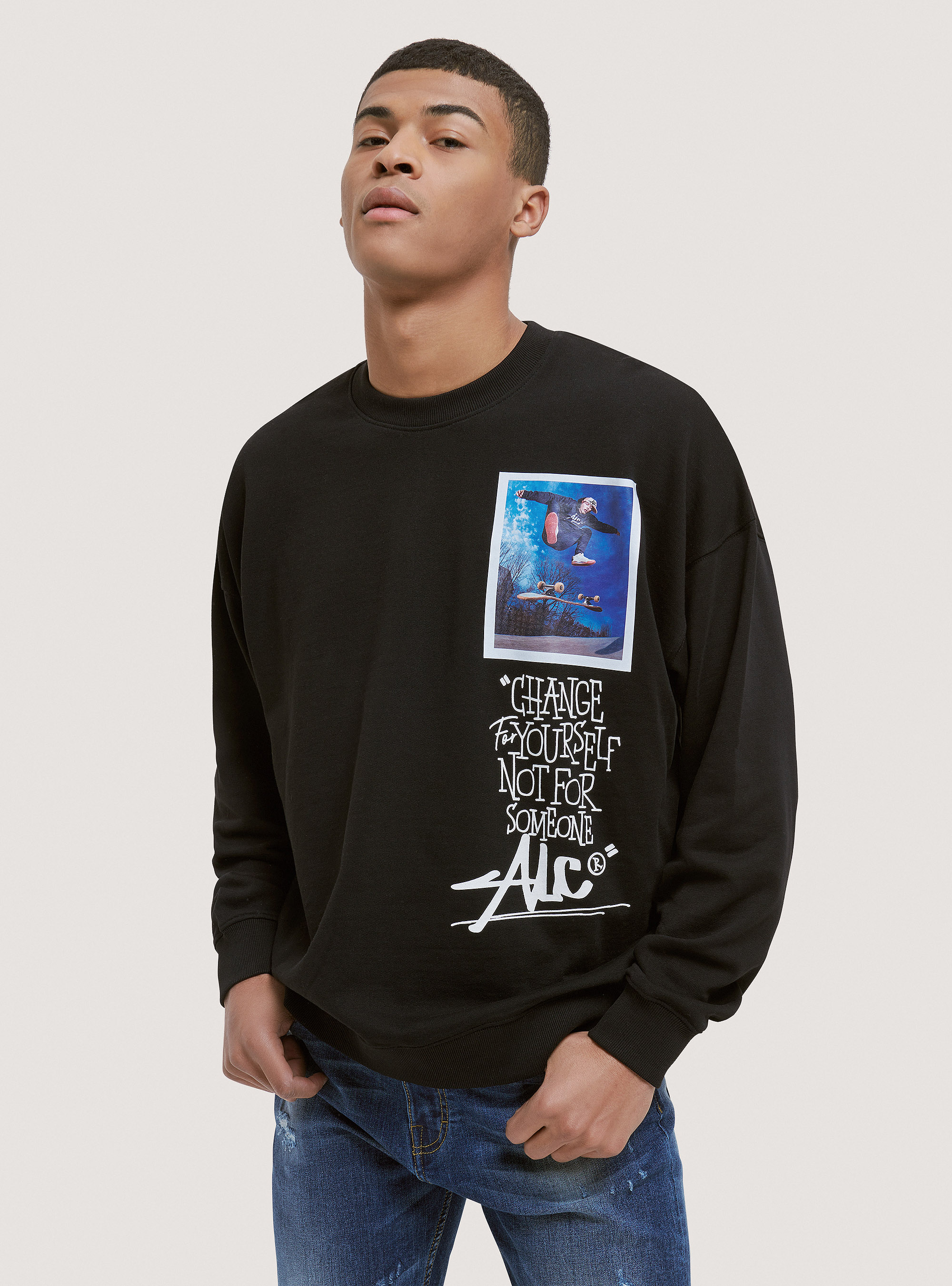 Crewneck sweatshirt with graphic print, BLACK