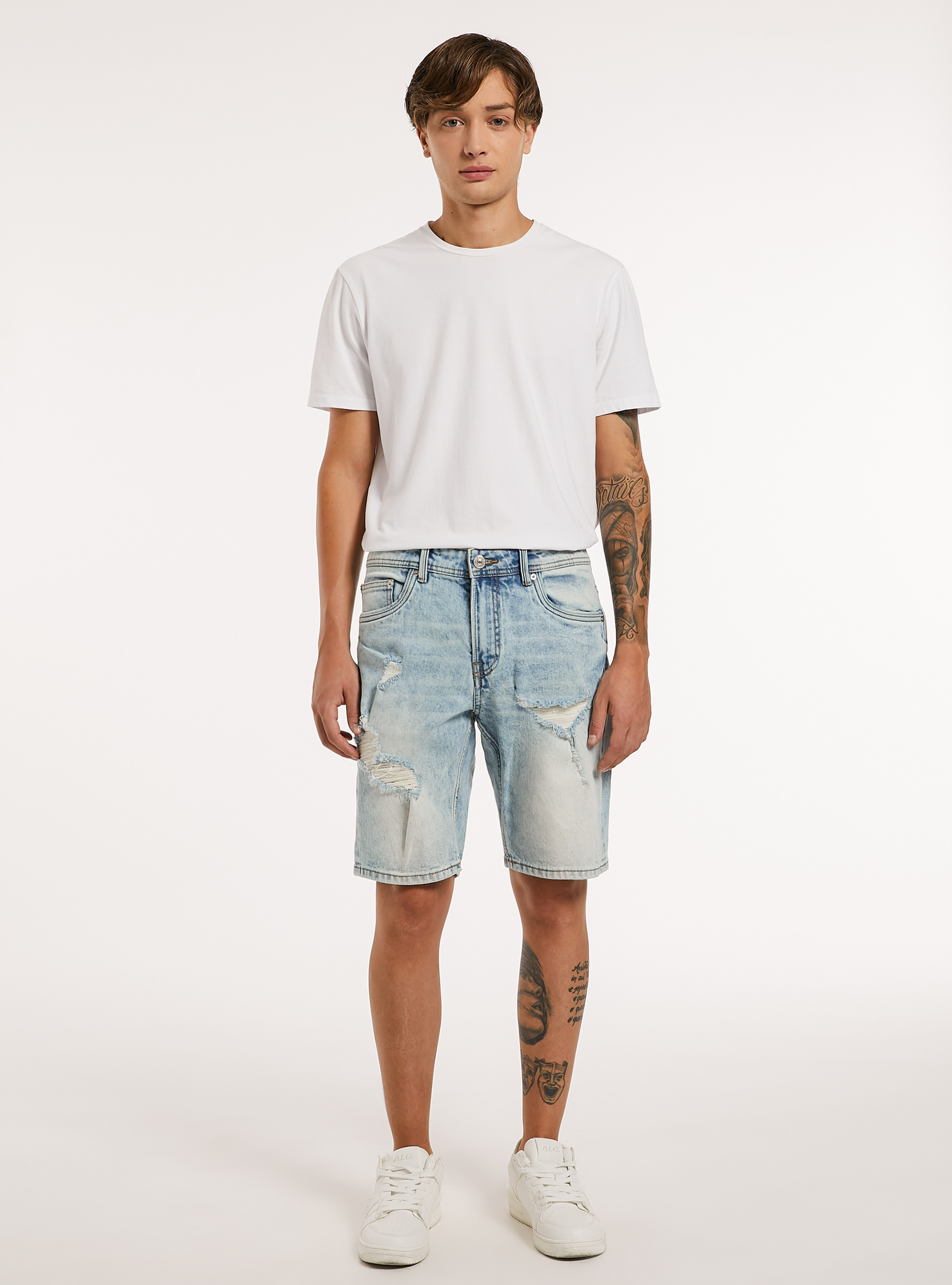 Bermuda en denim stretch à coupe étroite avec déchirures, D007 LIGHT AZURE