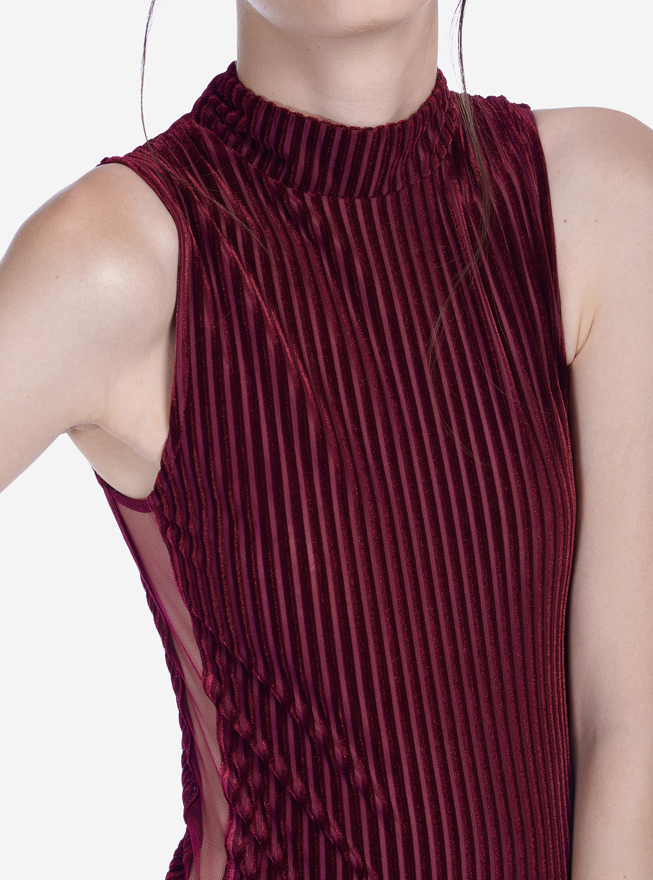 BODY SIN MANGAS, BURDEOS