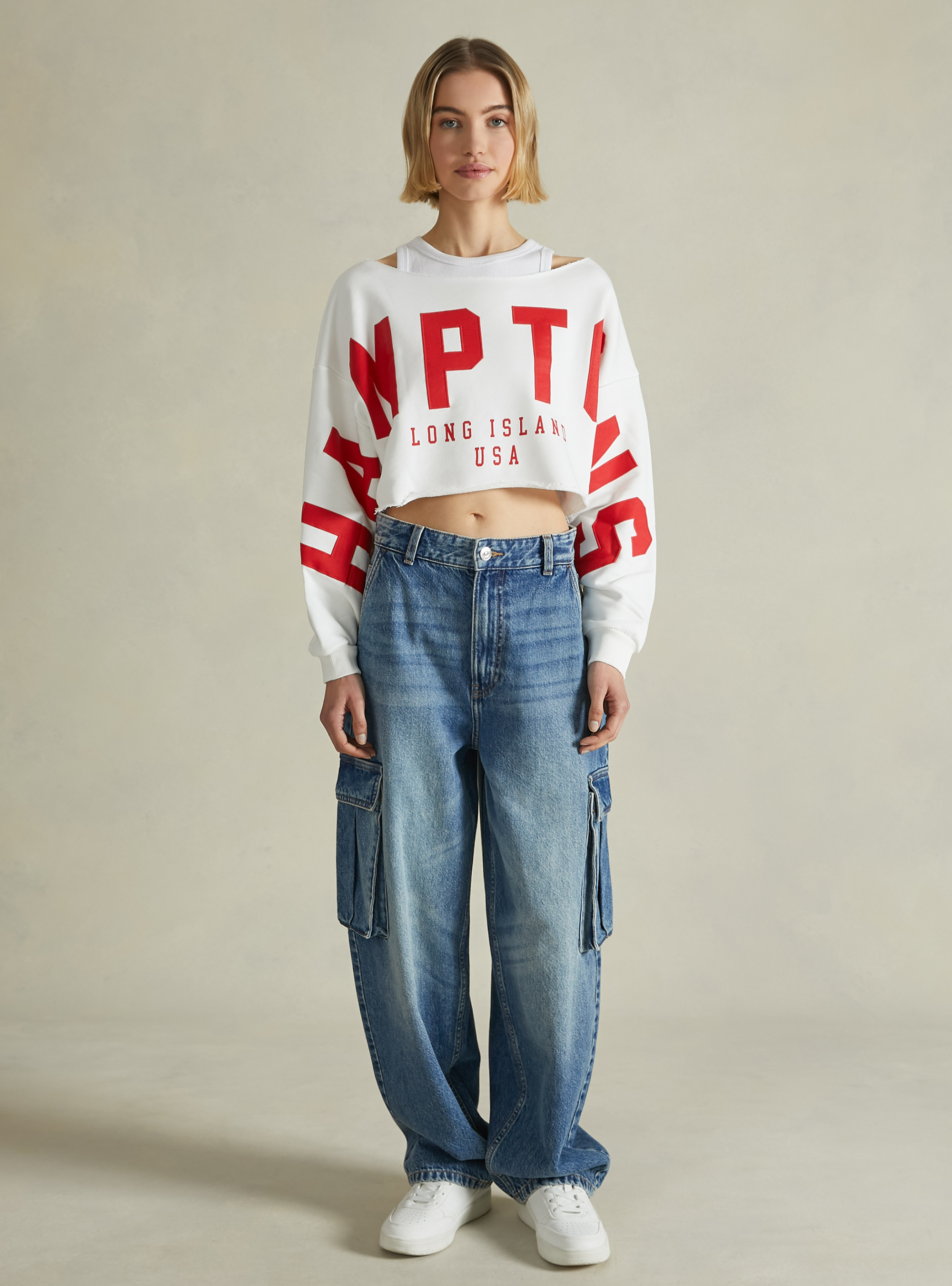 Sweatshirt court aux &eacute;paules d&eacute;nud&eacute;es, WH2 WHITE