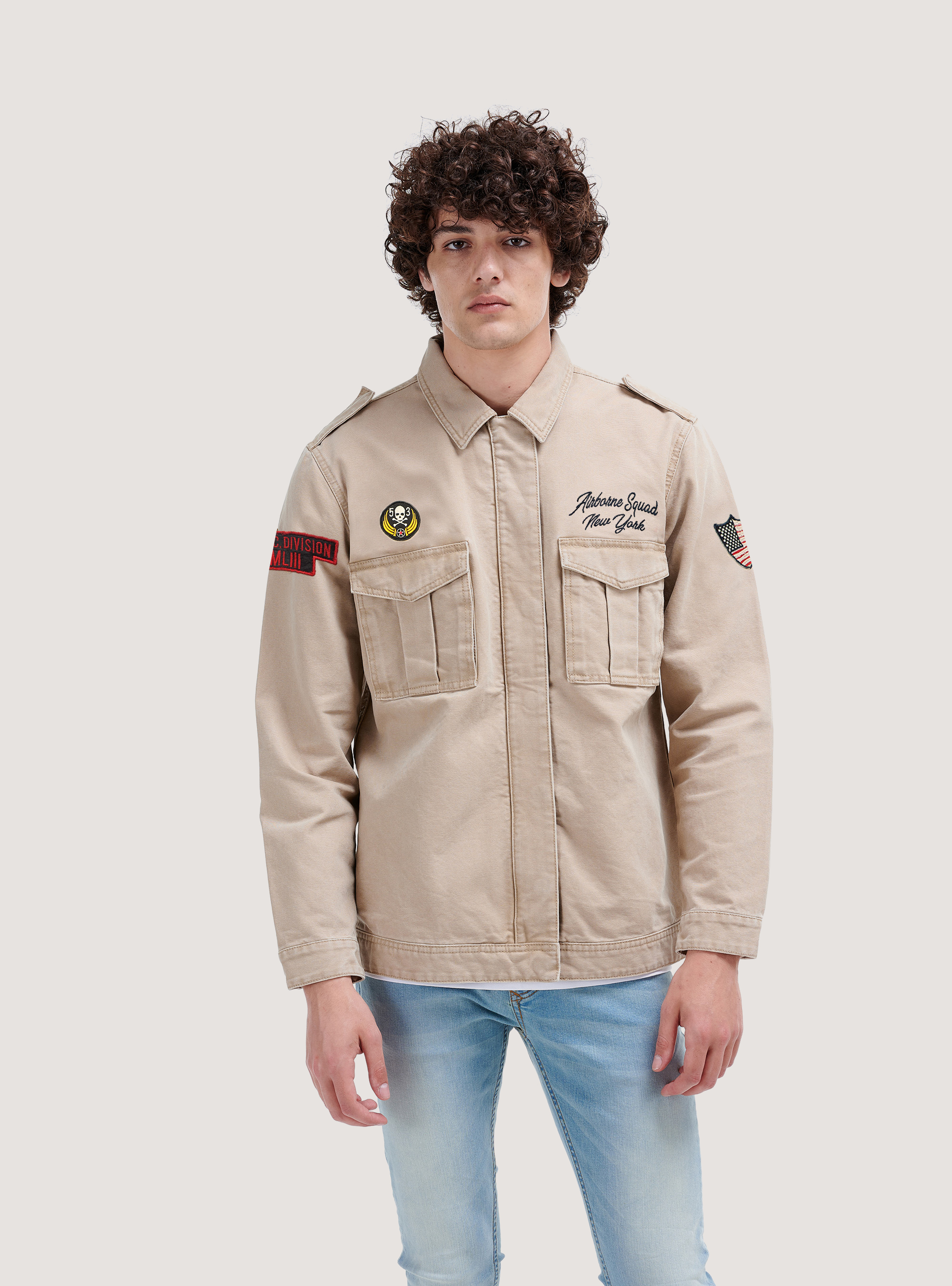 Army shirt jacket with patch, C581 BEIGE