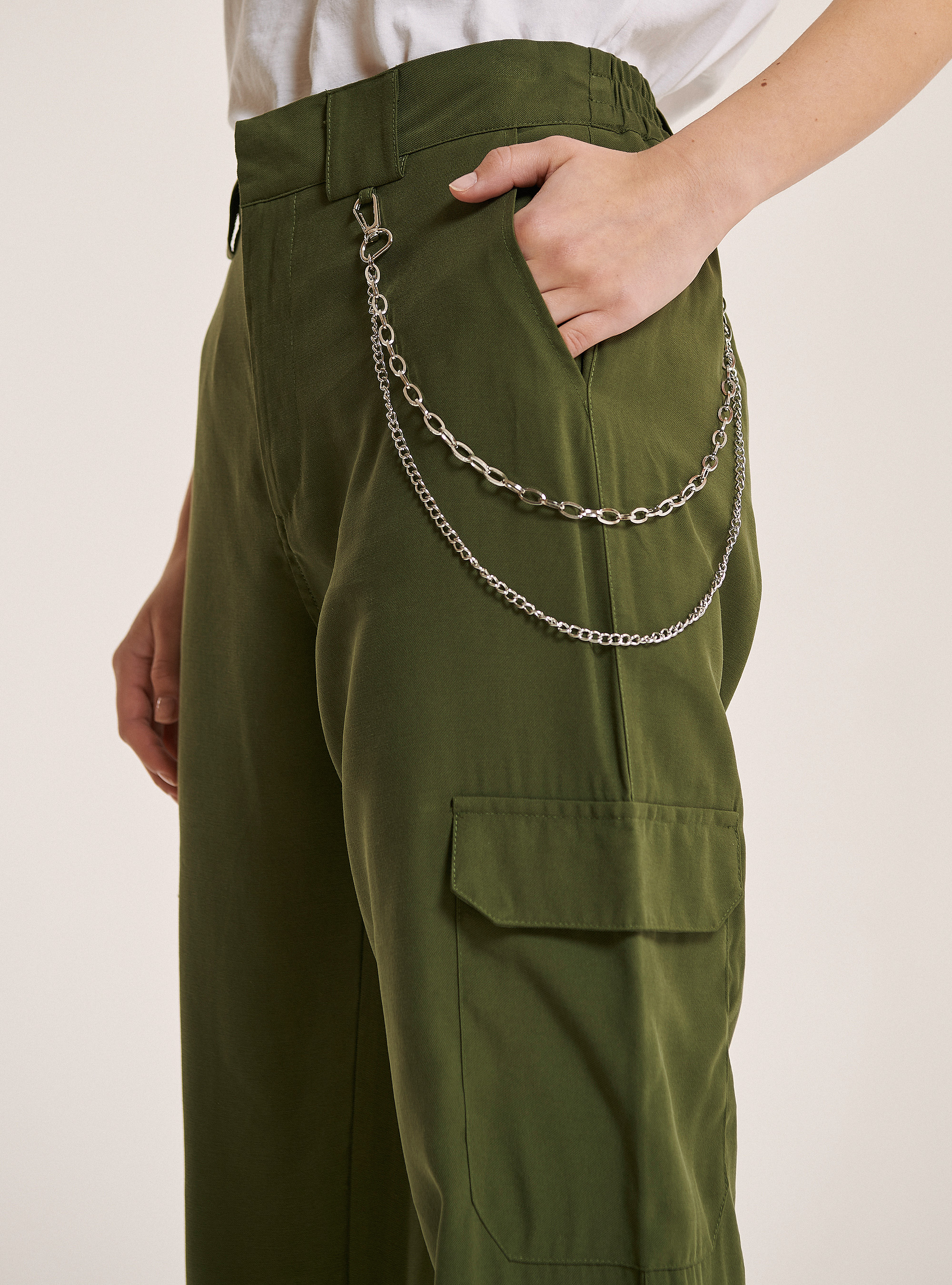 Comfort fit trousers with maxi pockets and chains, C6631 KAKY