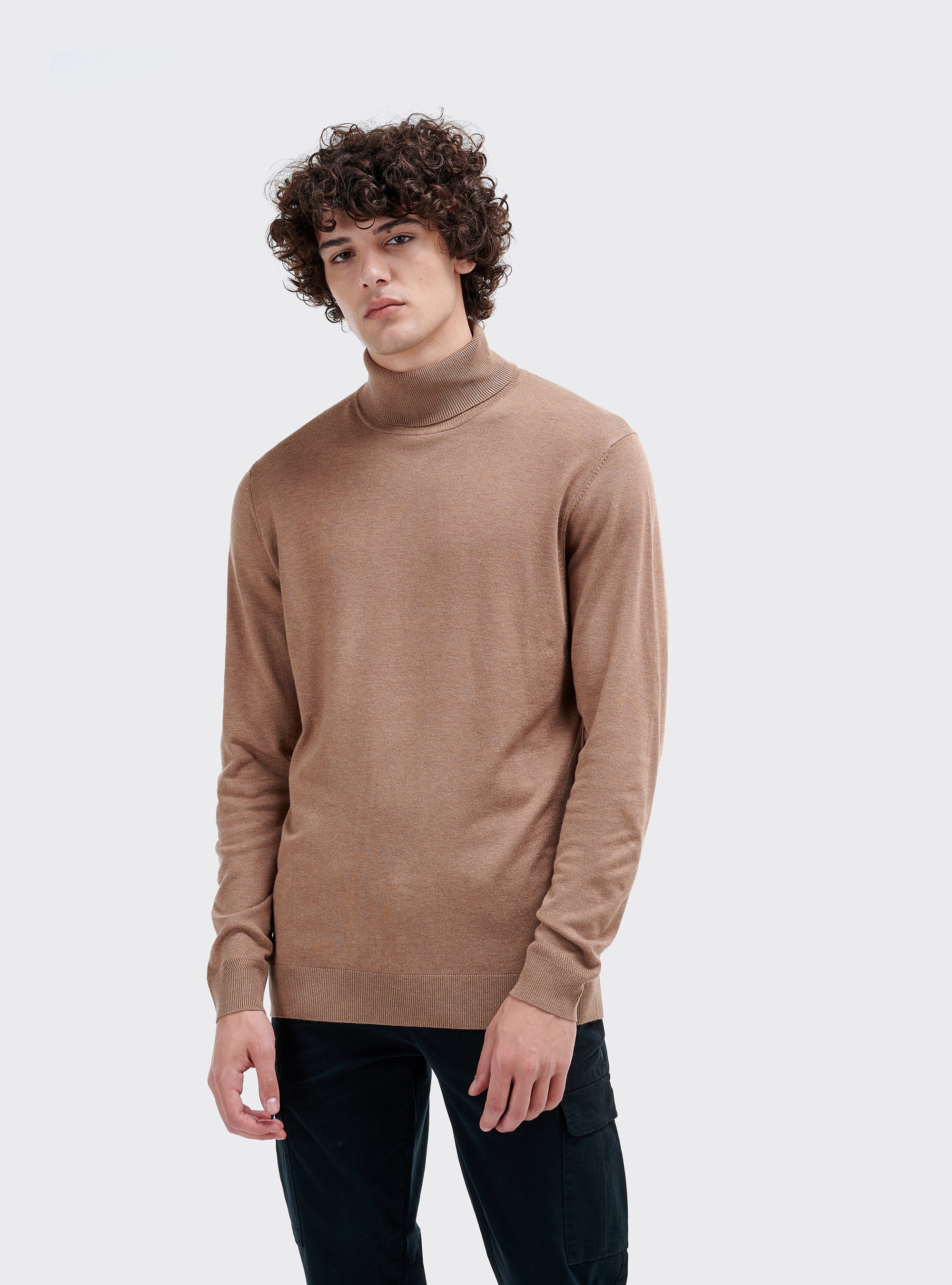 Pullover basic collo alto, BEIGE