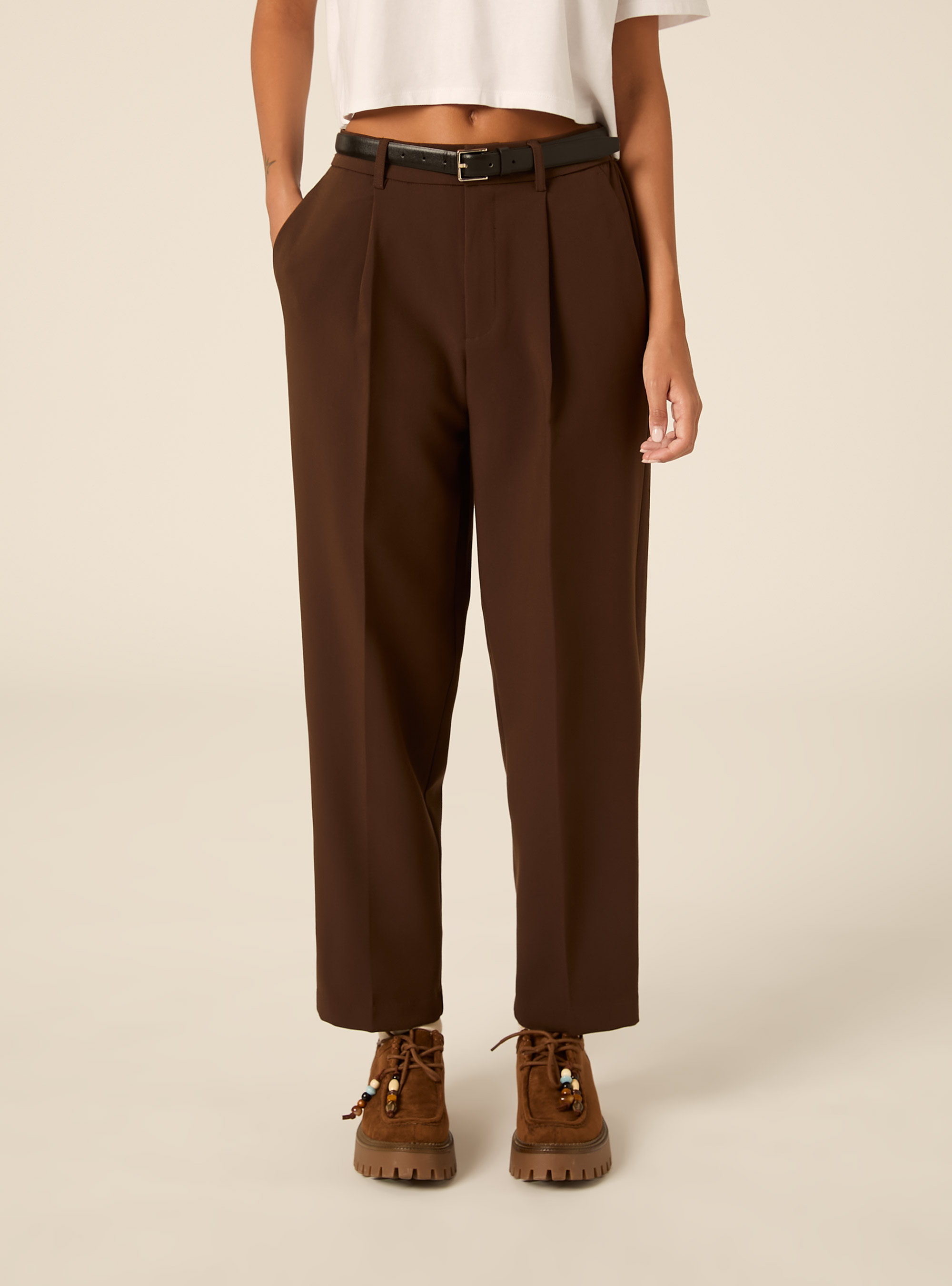 Pantaloni carrot con cintura, BR1 BROWN DARK