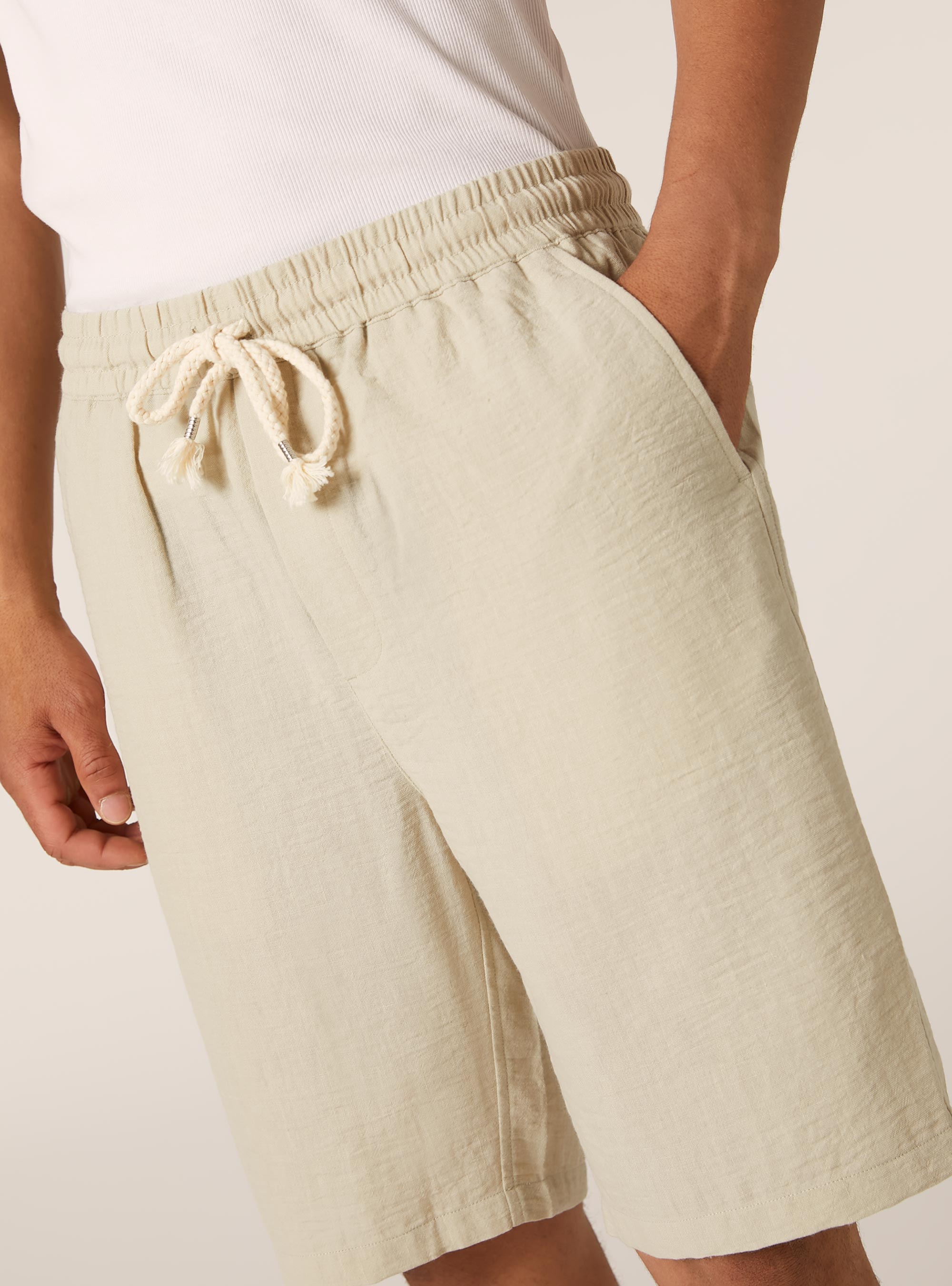 Lightweight bermuda shorts with elasticated waist, BG3 BEIGE LIGHT