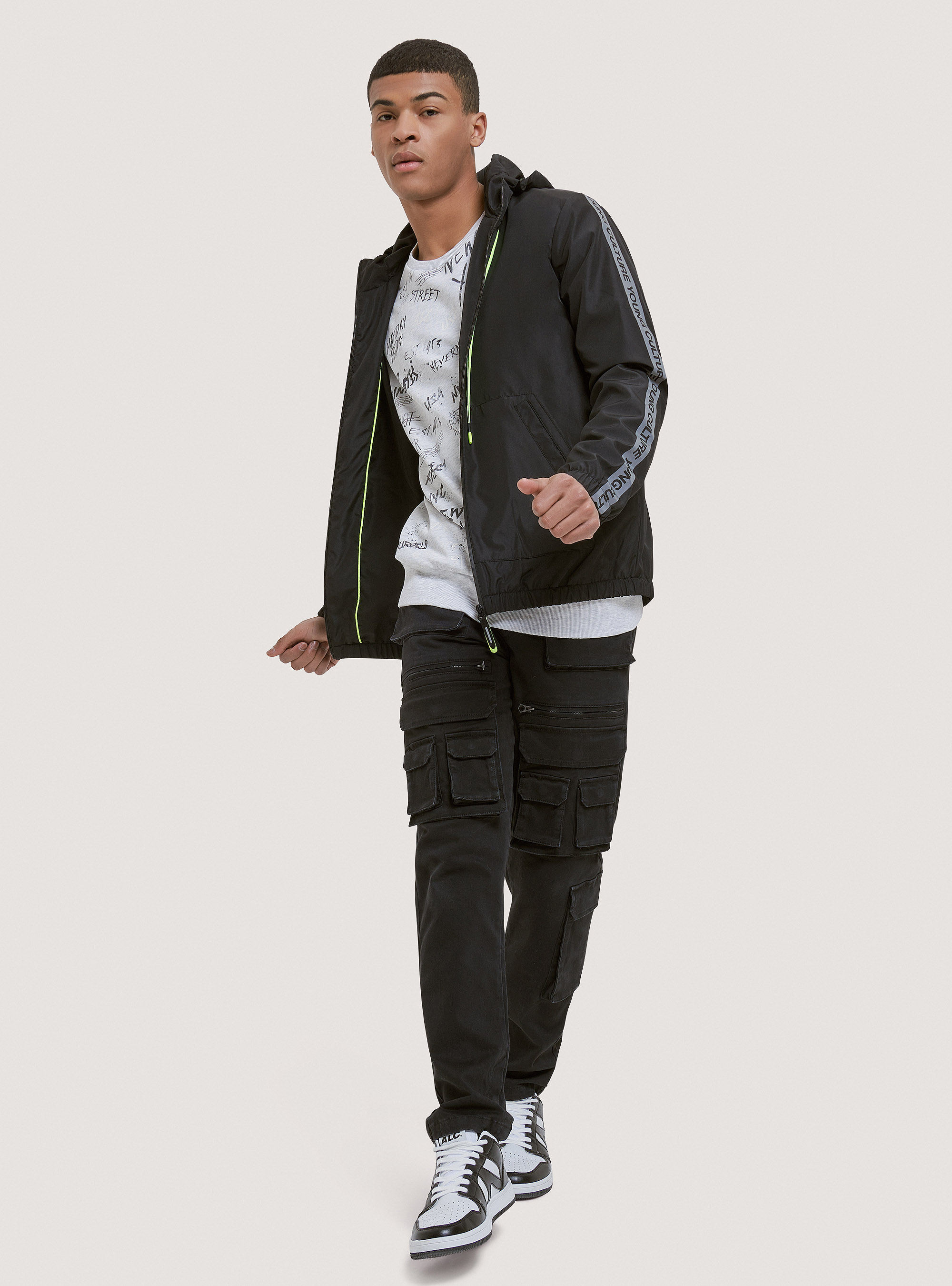 Giubbotto antivento con bande laterali reflective, BLACK