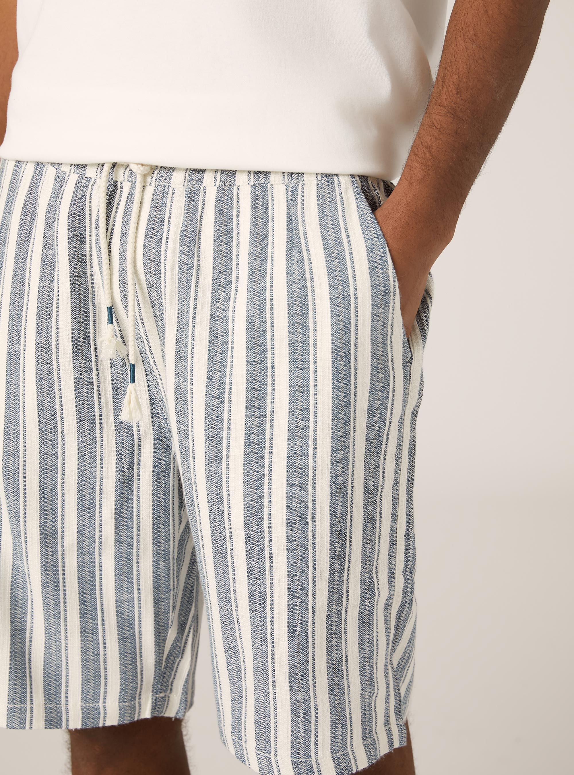 Bermuda de rayas en mezcla de lino, AZ3 AZURE LIGHT