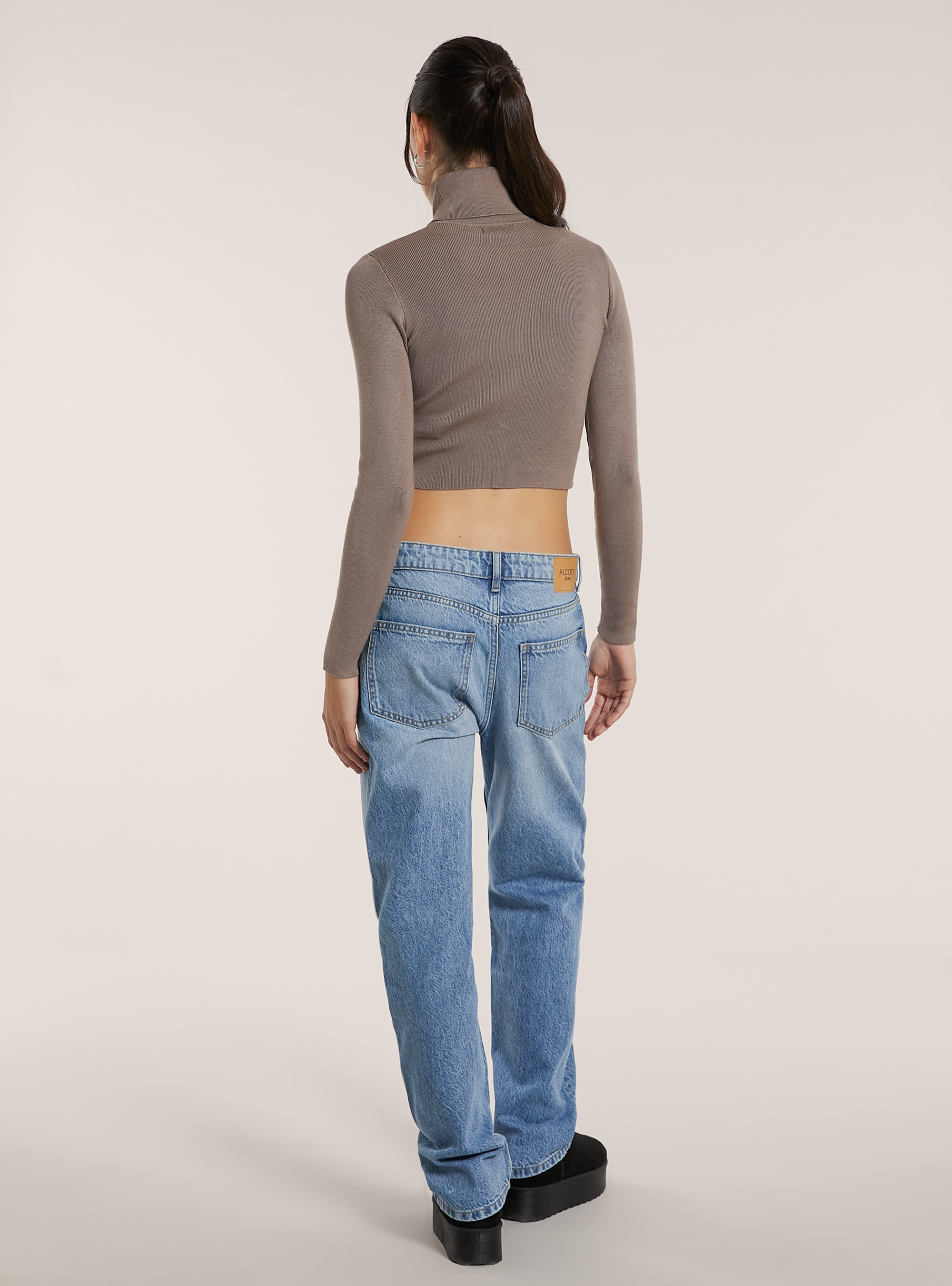 Cropped high-neck pullover, BR3 BROWN LIGHT