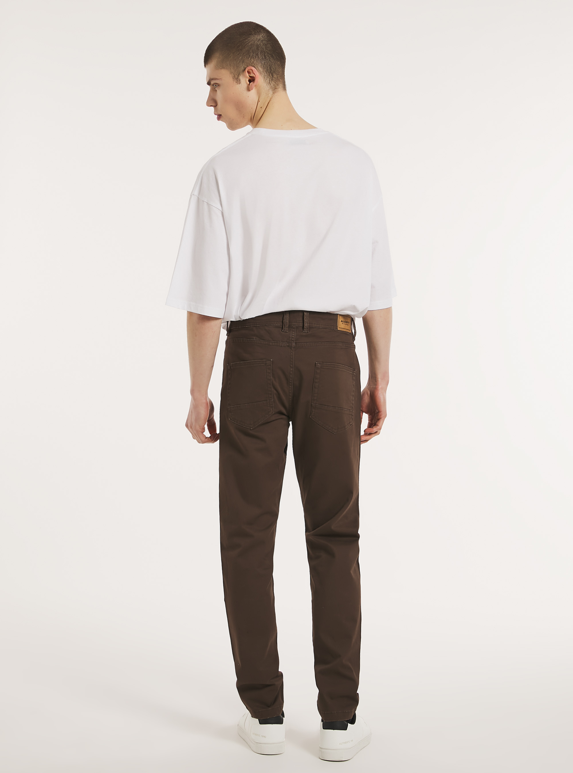 Hose mit schmaler Passform in cotone, BR2 BROWN MEDIUM