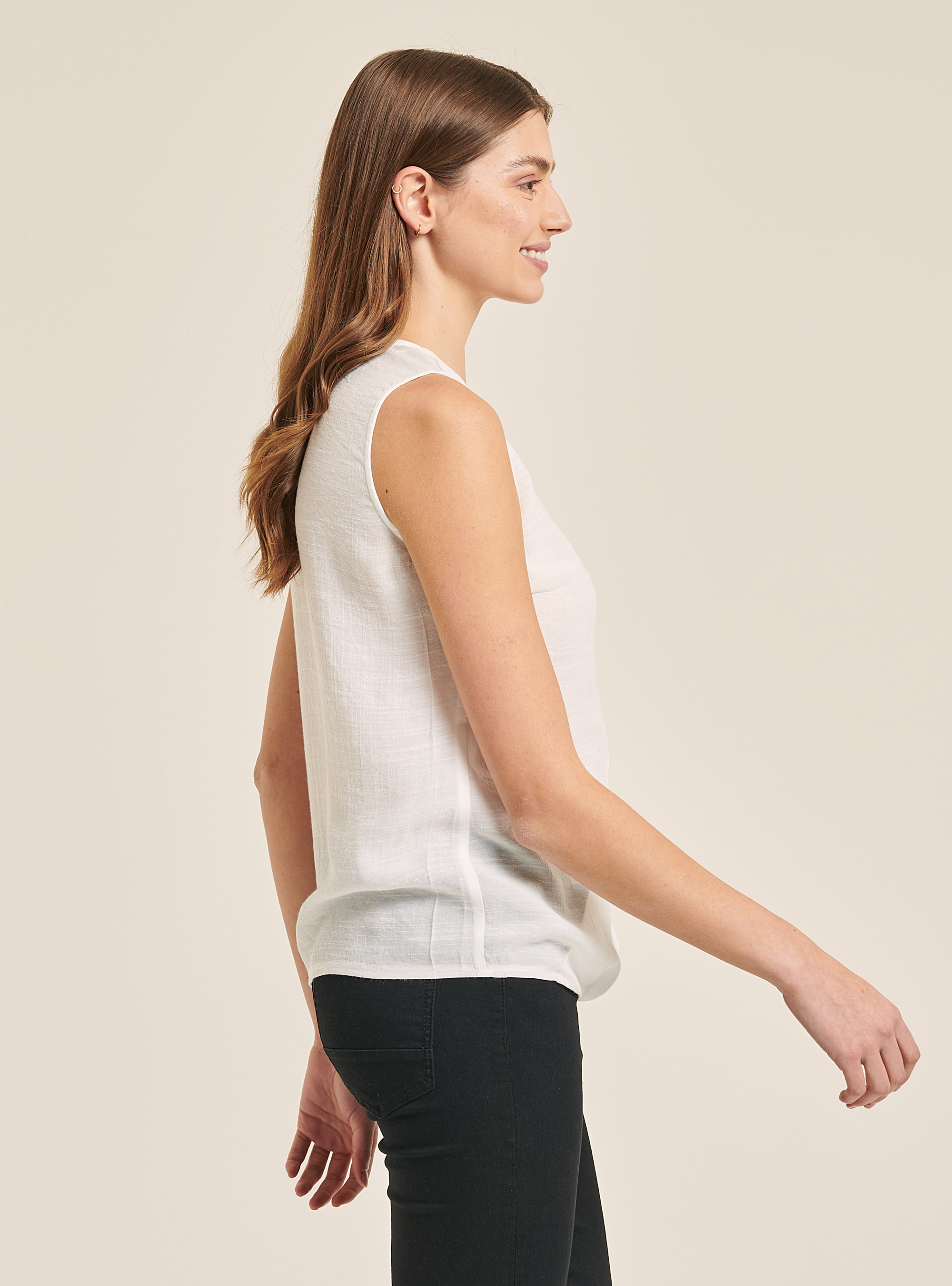 Blusa b&aacute;sica con detalle de escote, BLANCO