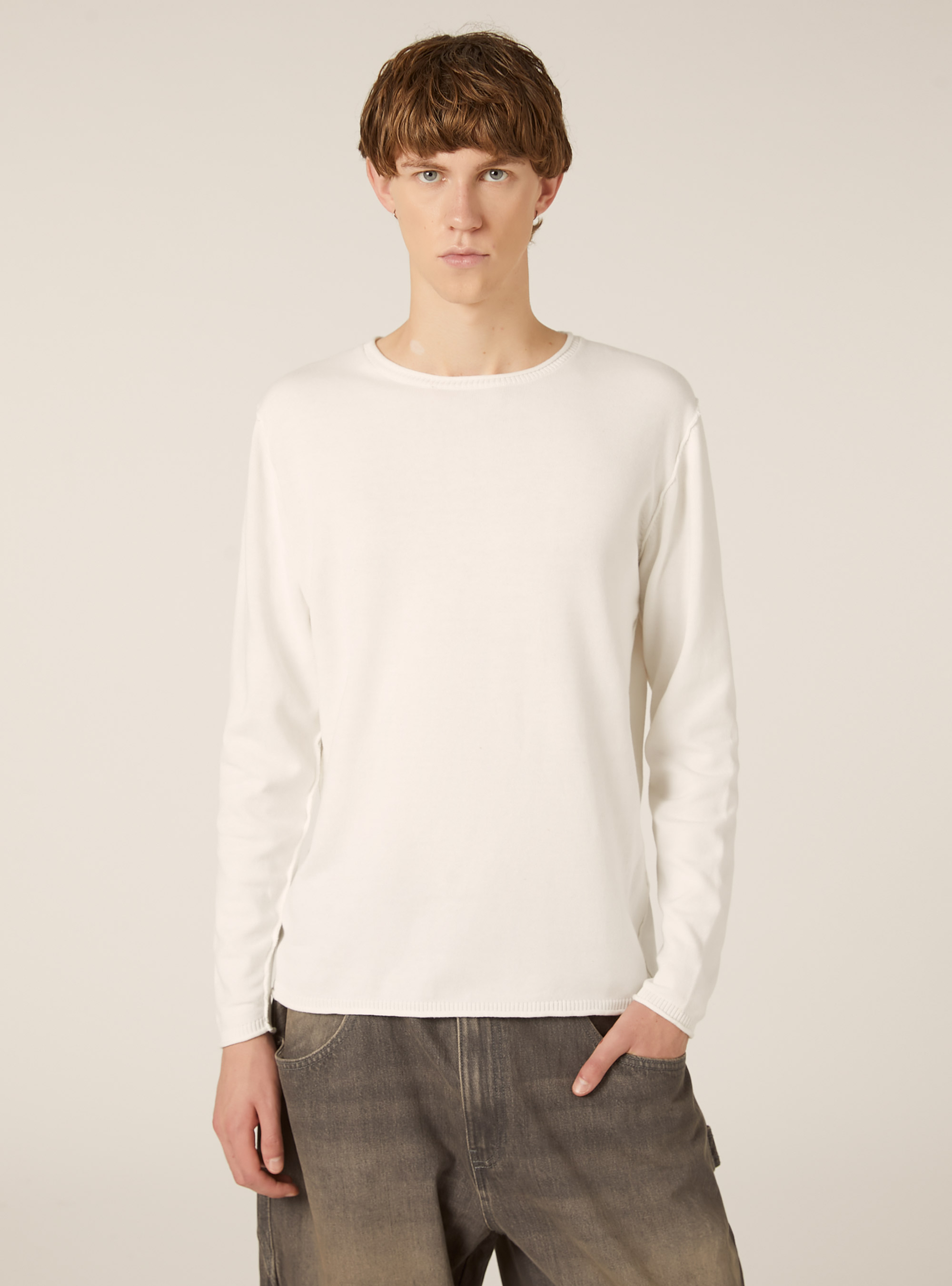 Raw cut pullover with roll neck, WH2 WHITE