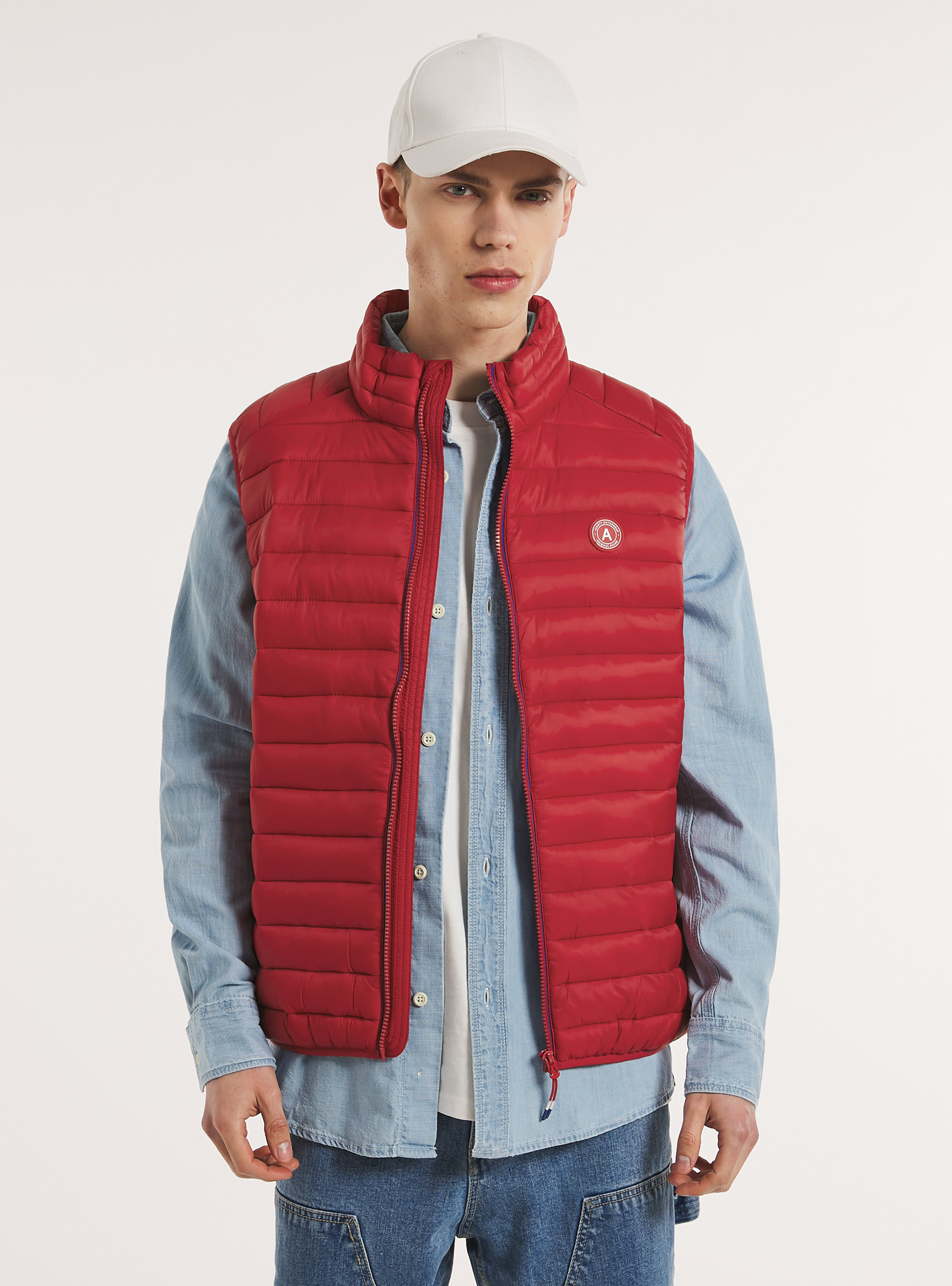 Chaqueta acolchada con mangas y cremallera en contraste, RD2 RED MEDIUM