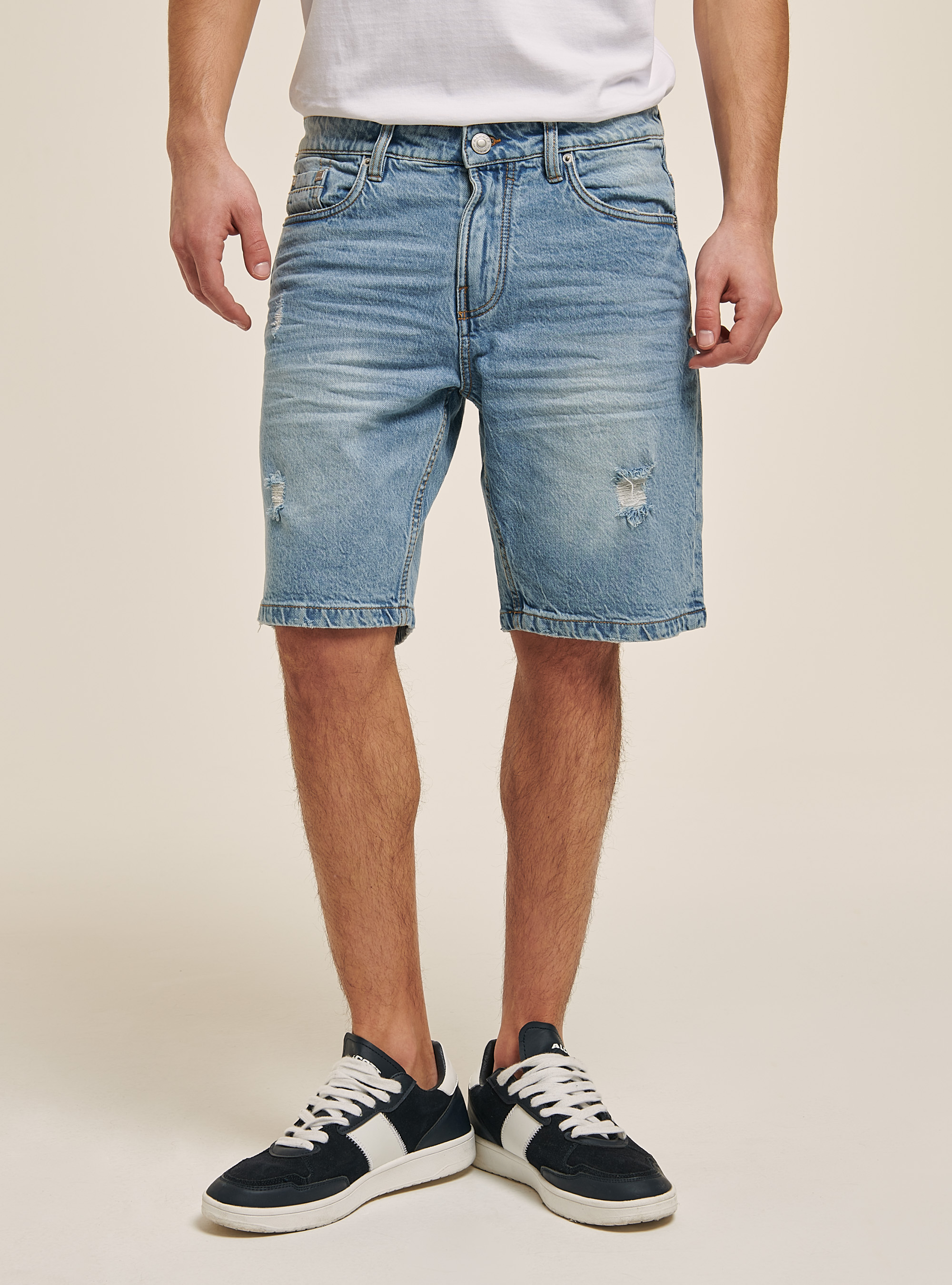 Bermuda en denim de forme r&eacute;guli&egrave;re, C272 BLUE