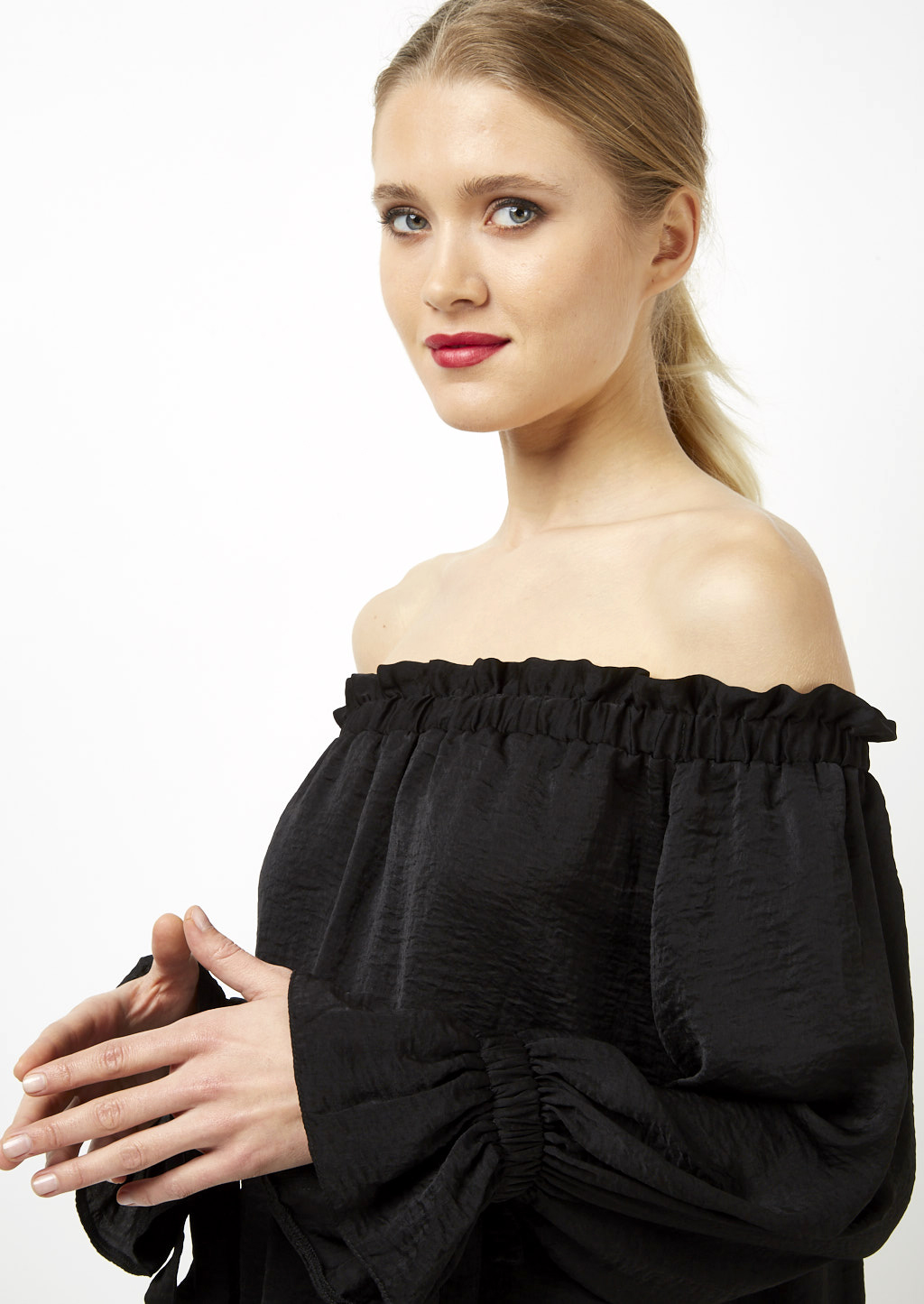 Blusa con scollo bardot, BLACK