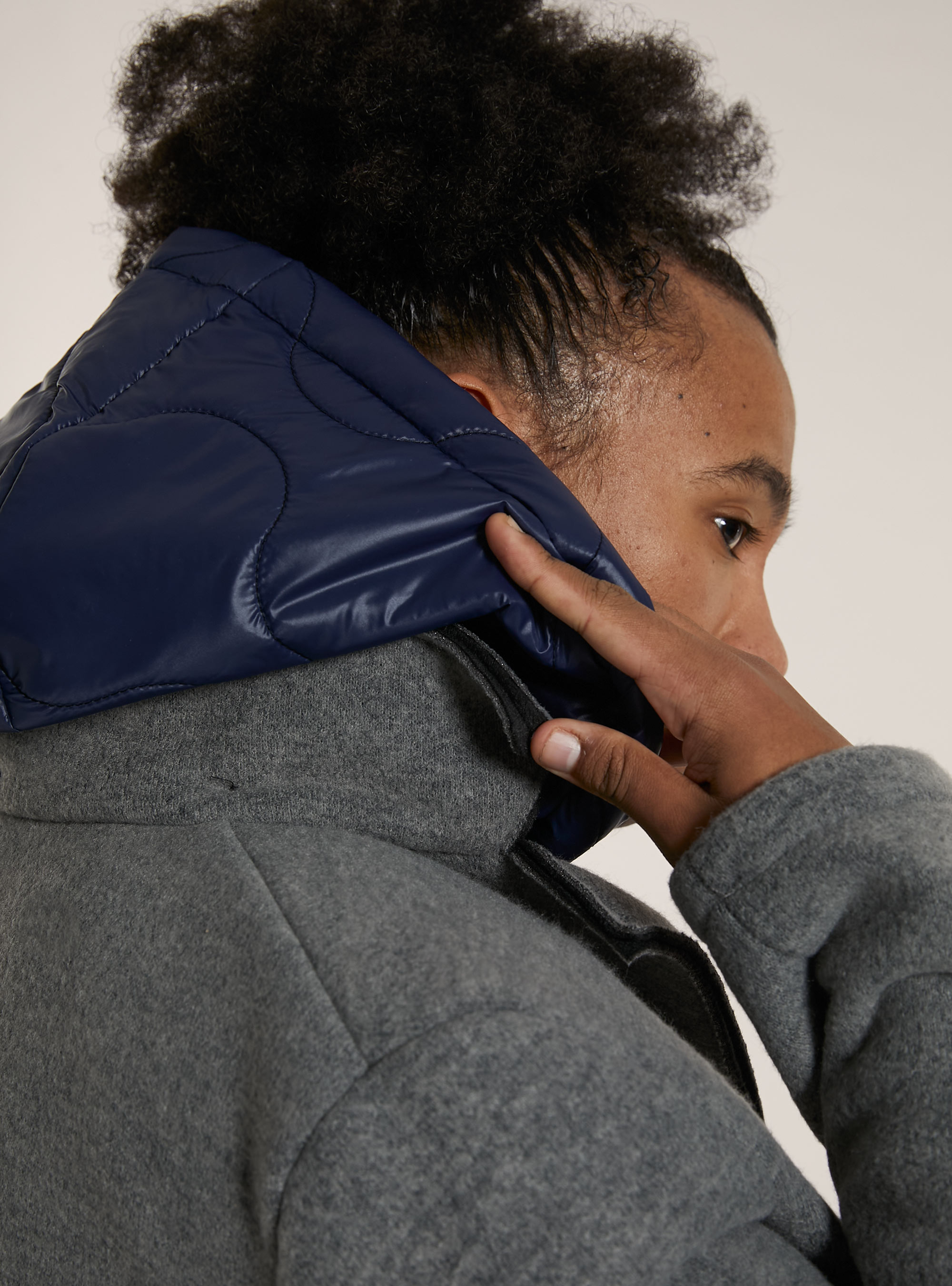 Cappotto doppiopetto con cappuccio trapuntato, MGY3 GREY MEL LIGHT