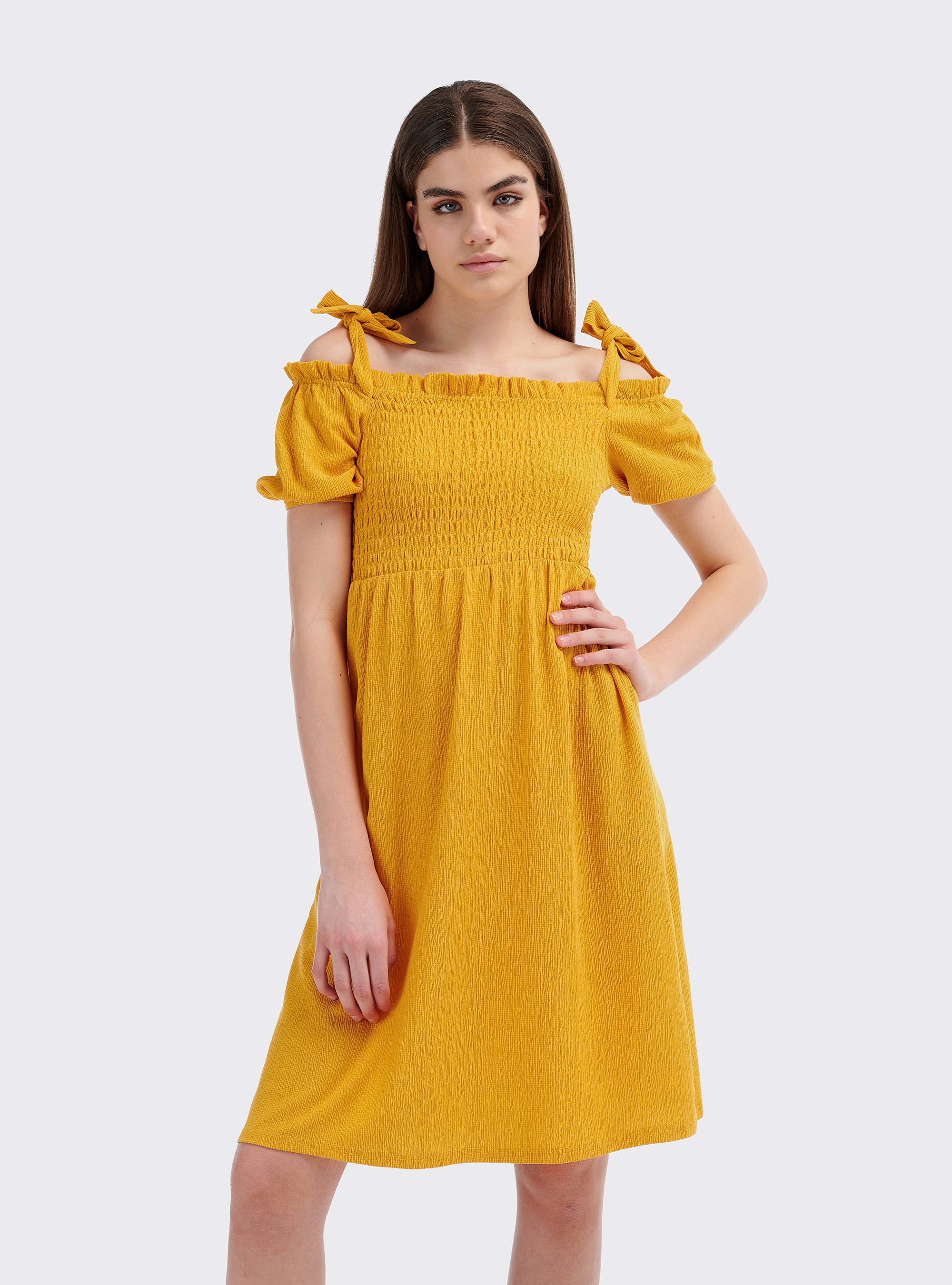 Vestito midi spalle scoperte e maniche corte a sbuffo, C719 SENAPE