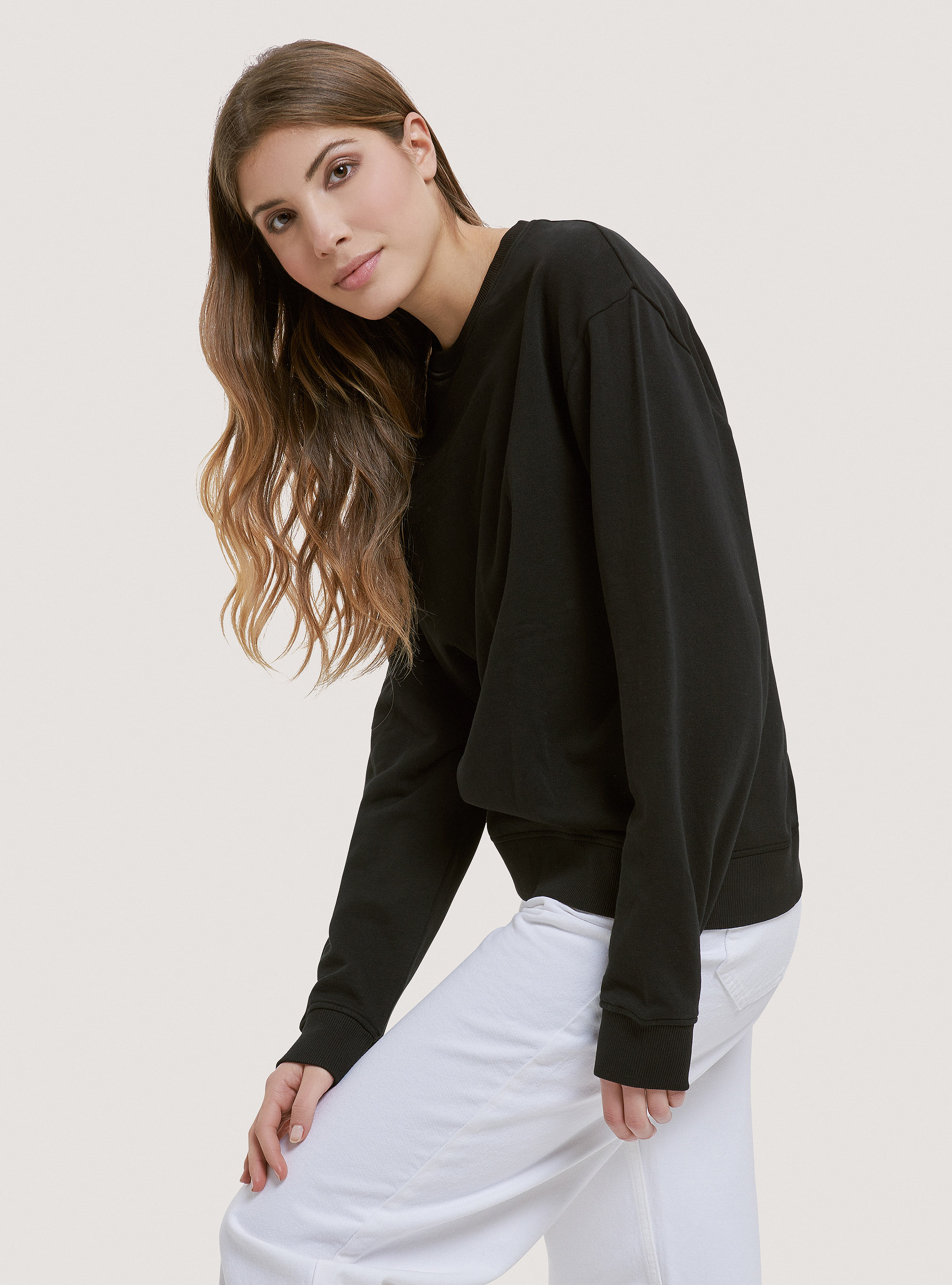 Sweat-shirt basique à col ras du cou en coton, C101 BLACK