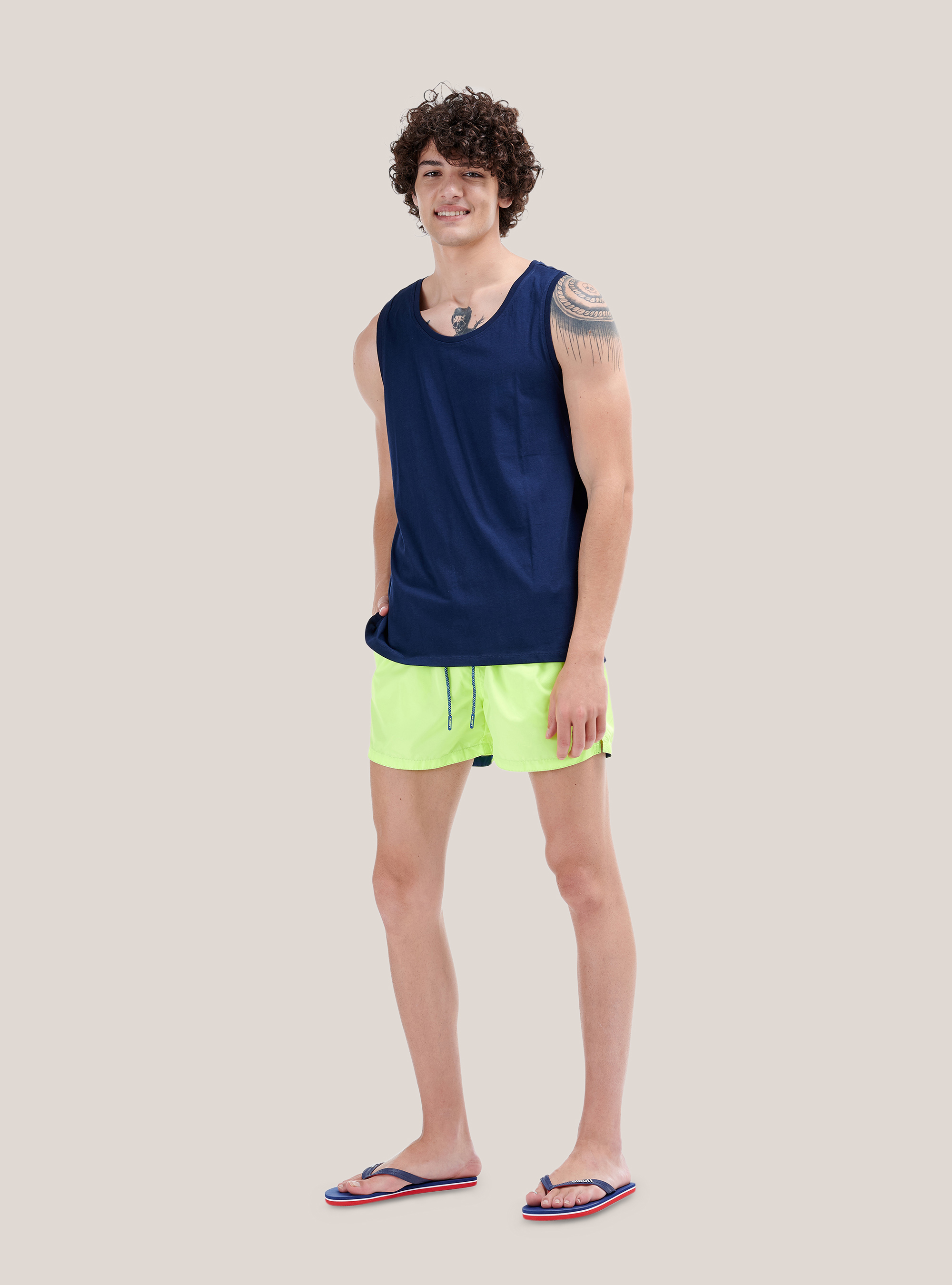 Costume tinta unita con ricamo e tasca sul retro, GIALLO