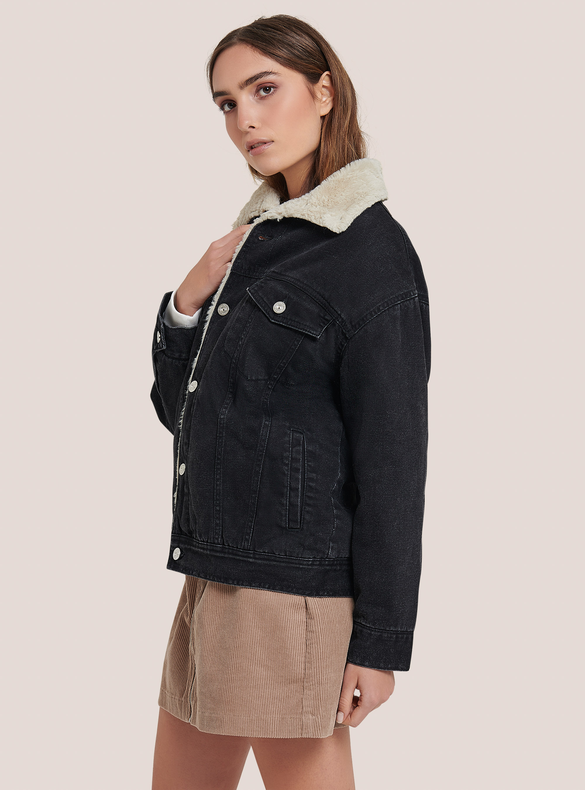 Denim jacket with faux fur lining and collar, D000 BLACK