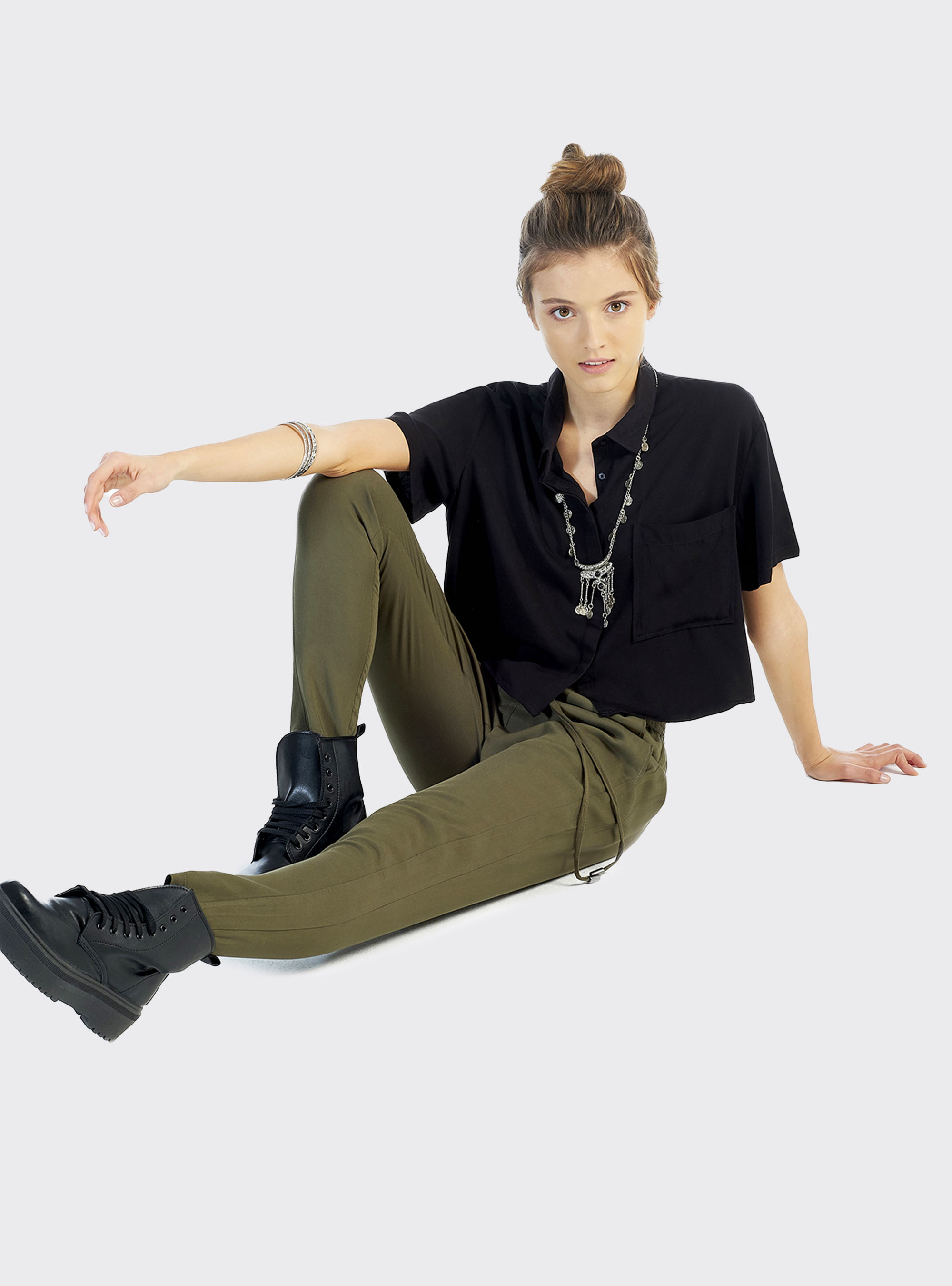 Camiseta cropped, NEGRO