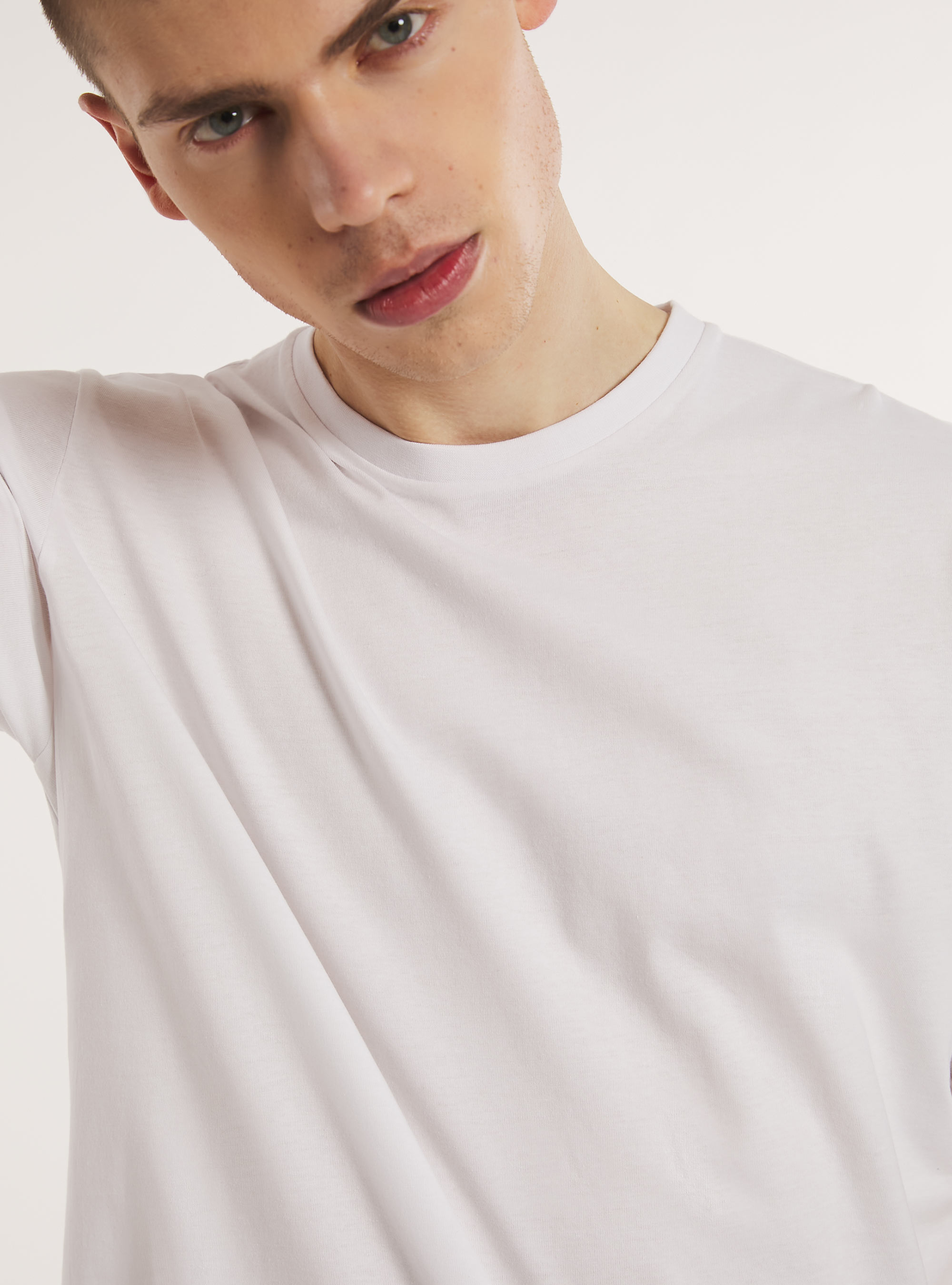 T-shirt en coton &agrave; col ras du cou, WH3 WHITE