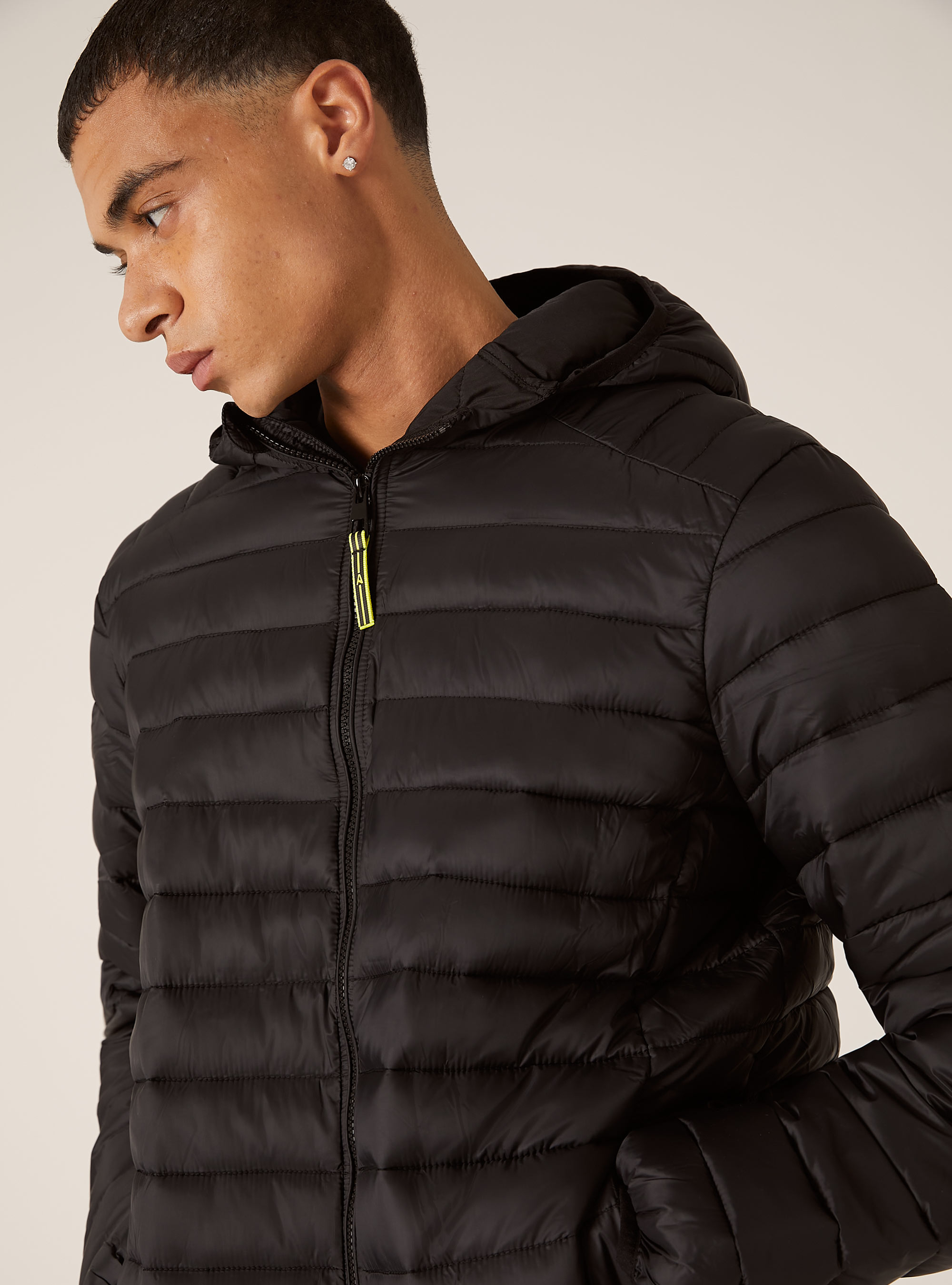 Veste avec rembourrage recycl&eacute;, BK1 BLACK