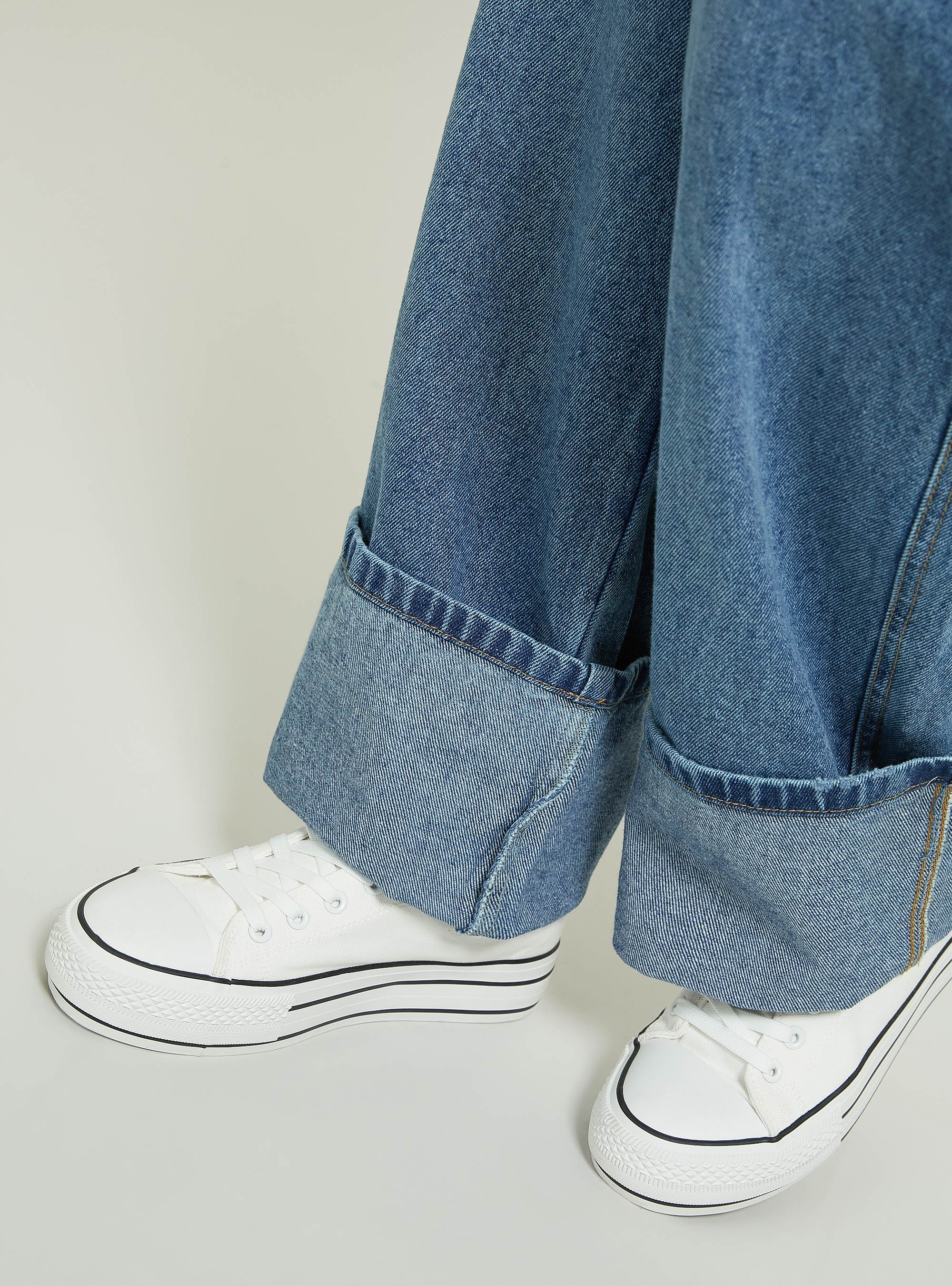 Regular Fit Jeans with Pleat, D005 LIGHT BLUE