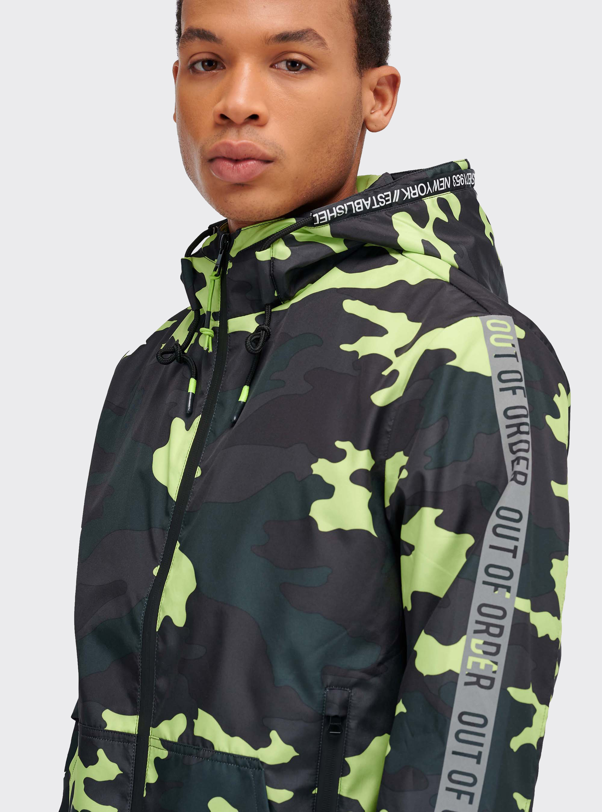 Giubbino antivento camouflage con bande laterali, CAMOUFLAGE