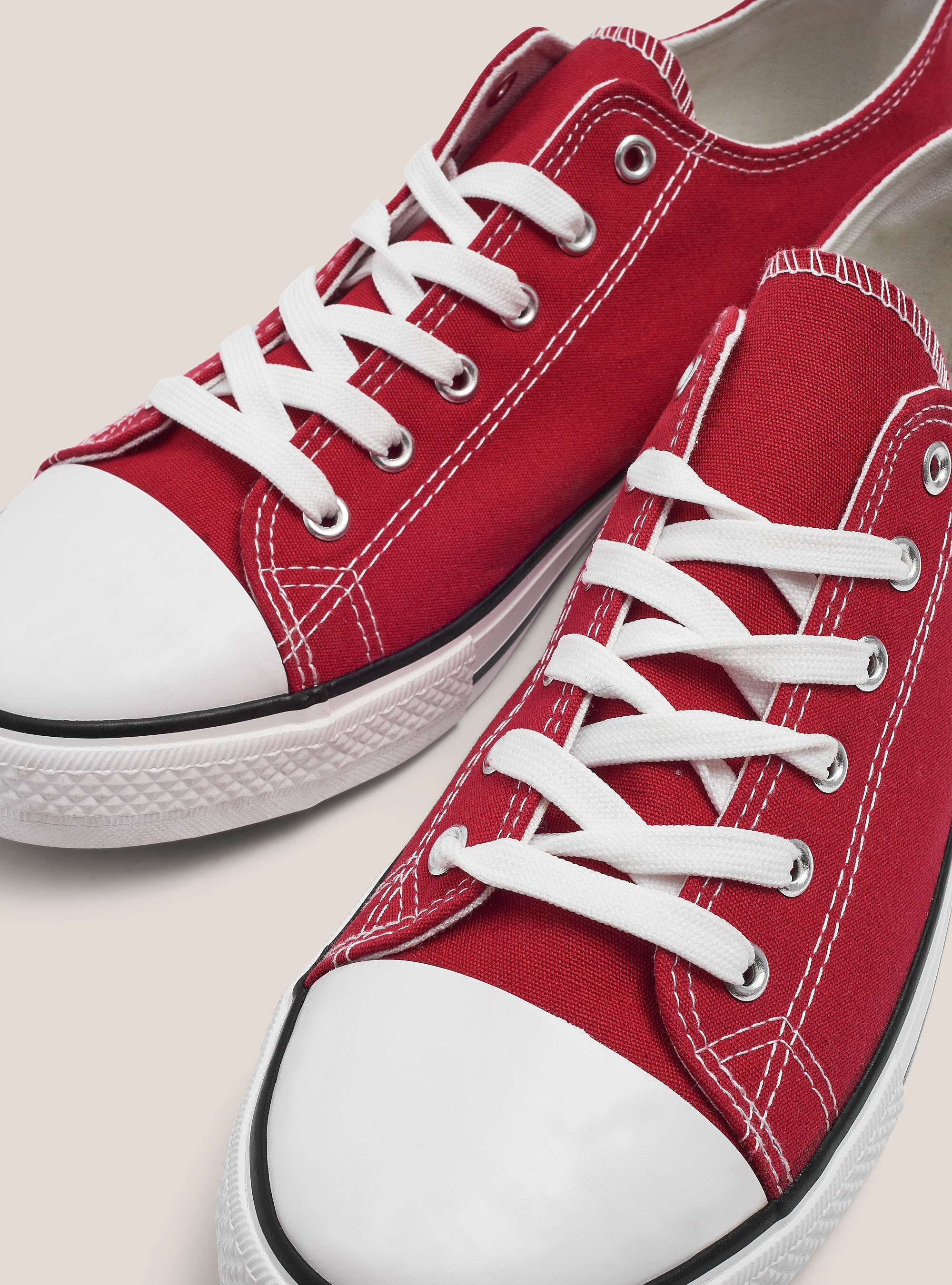 Low trainers in light fabric, RED