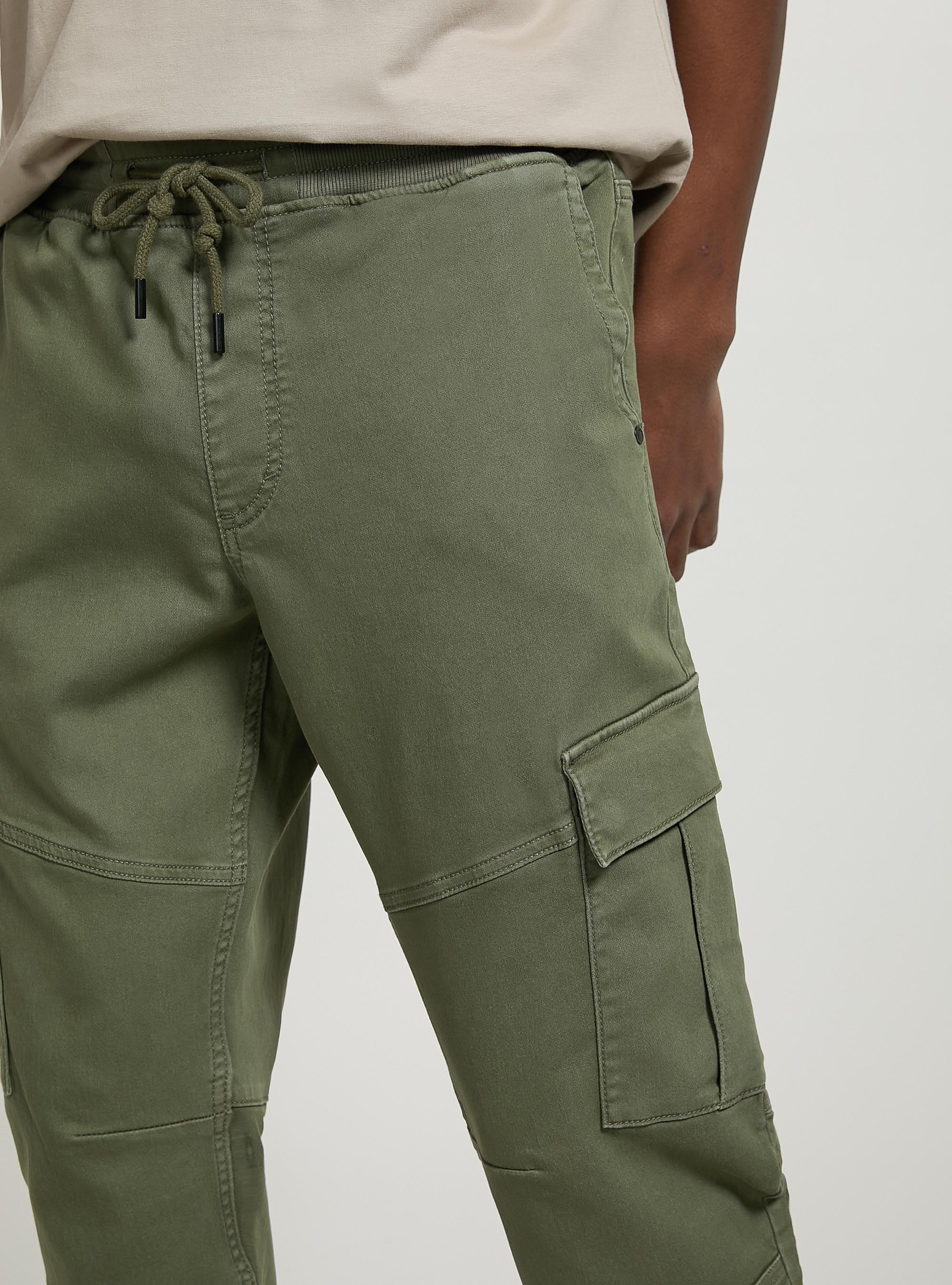 Jogger trousers with large pockets, KY2 KAKY MEDIUM