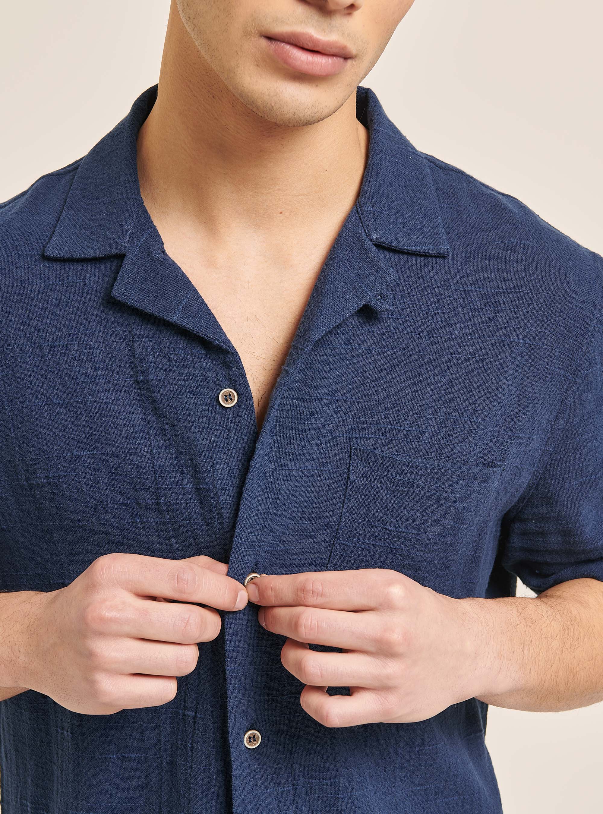 Linen blend shirt with breast pocket and bowling collar, BLUE NAVY