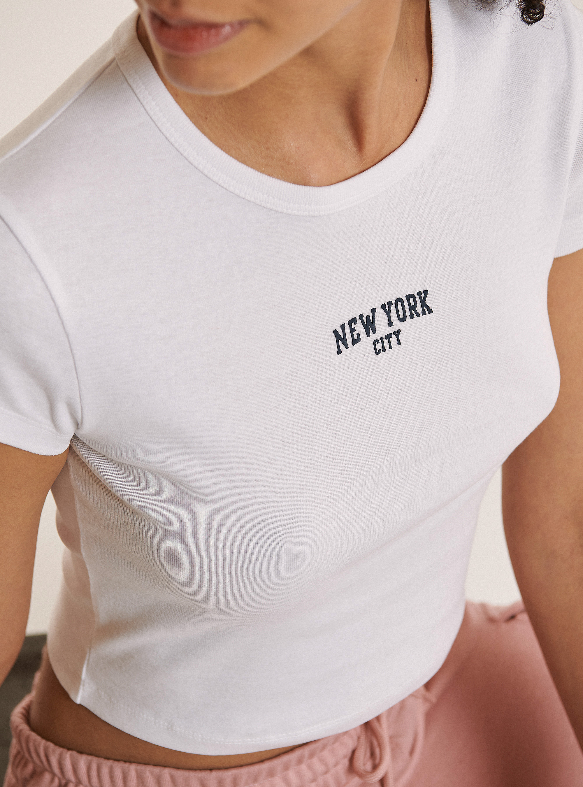 Crop top with front lettering print in cotton, WHITE