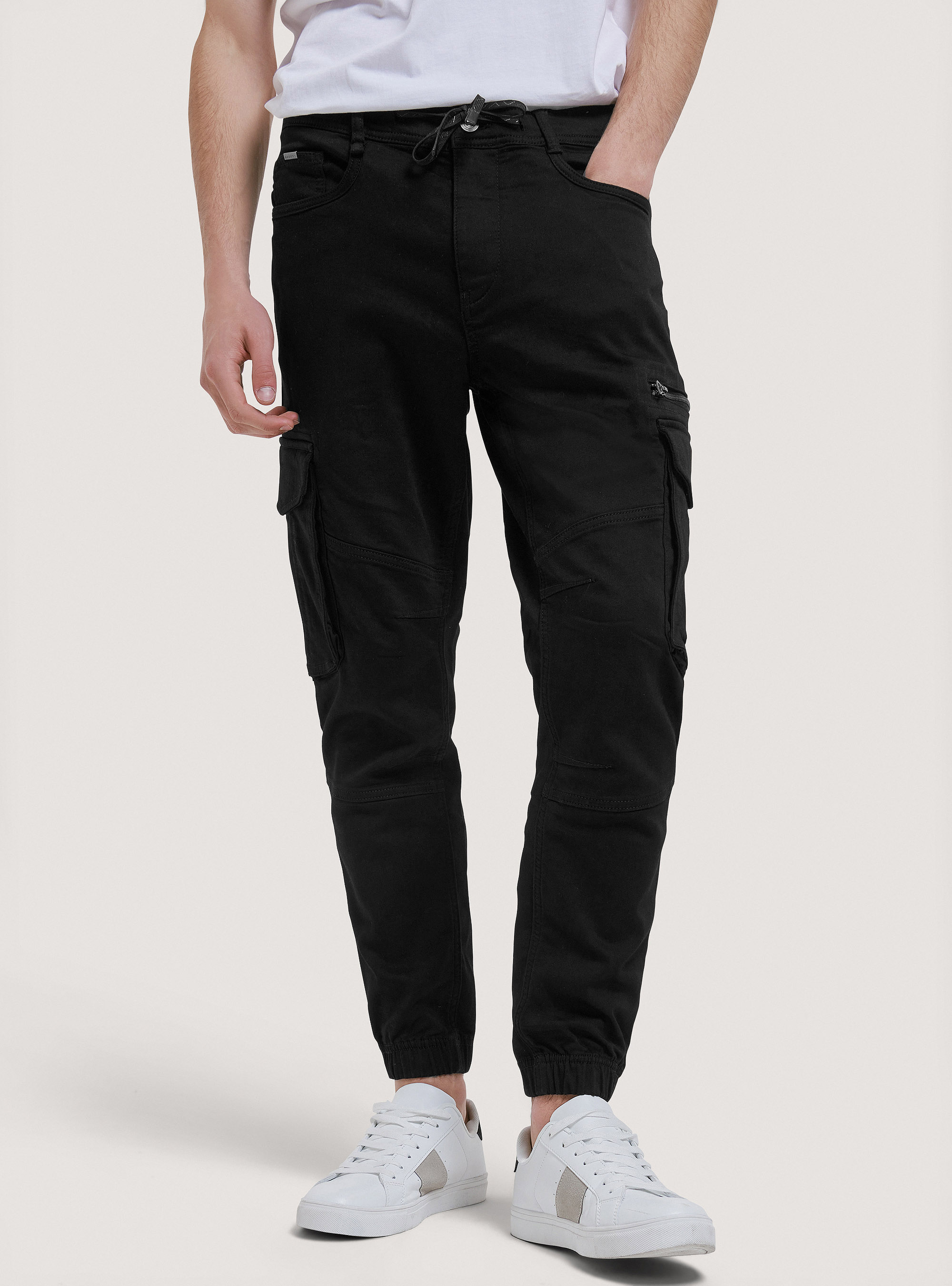 Cargo trousers with drawstring and chain, BLACK