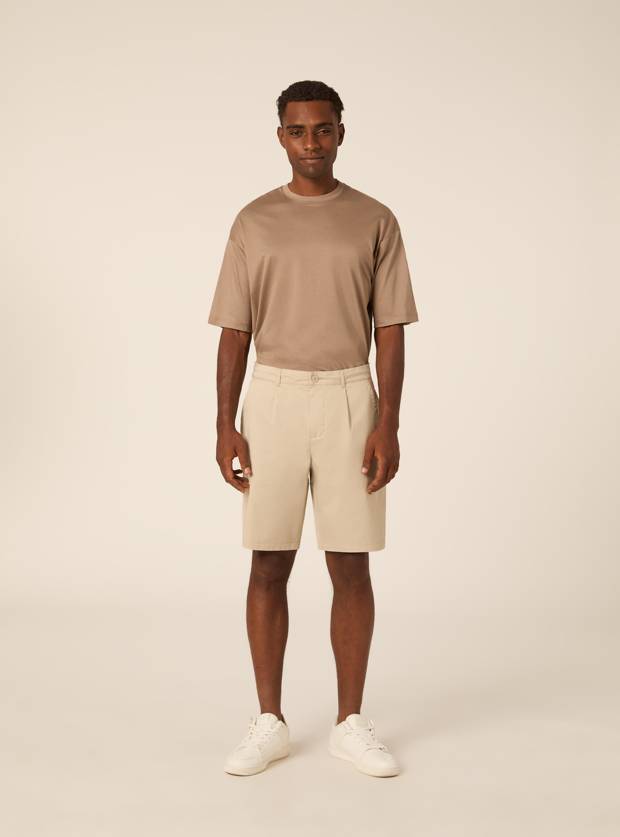 Bermuda Chino Coupe Regular Fit &agrave; Pinces, BG2 BEIGE MEDIUM