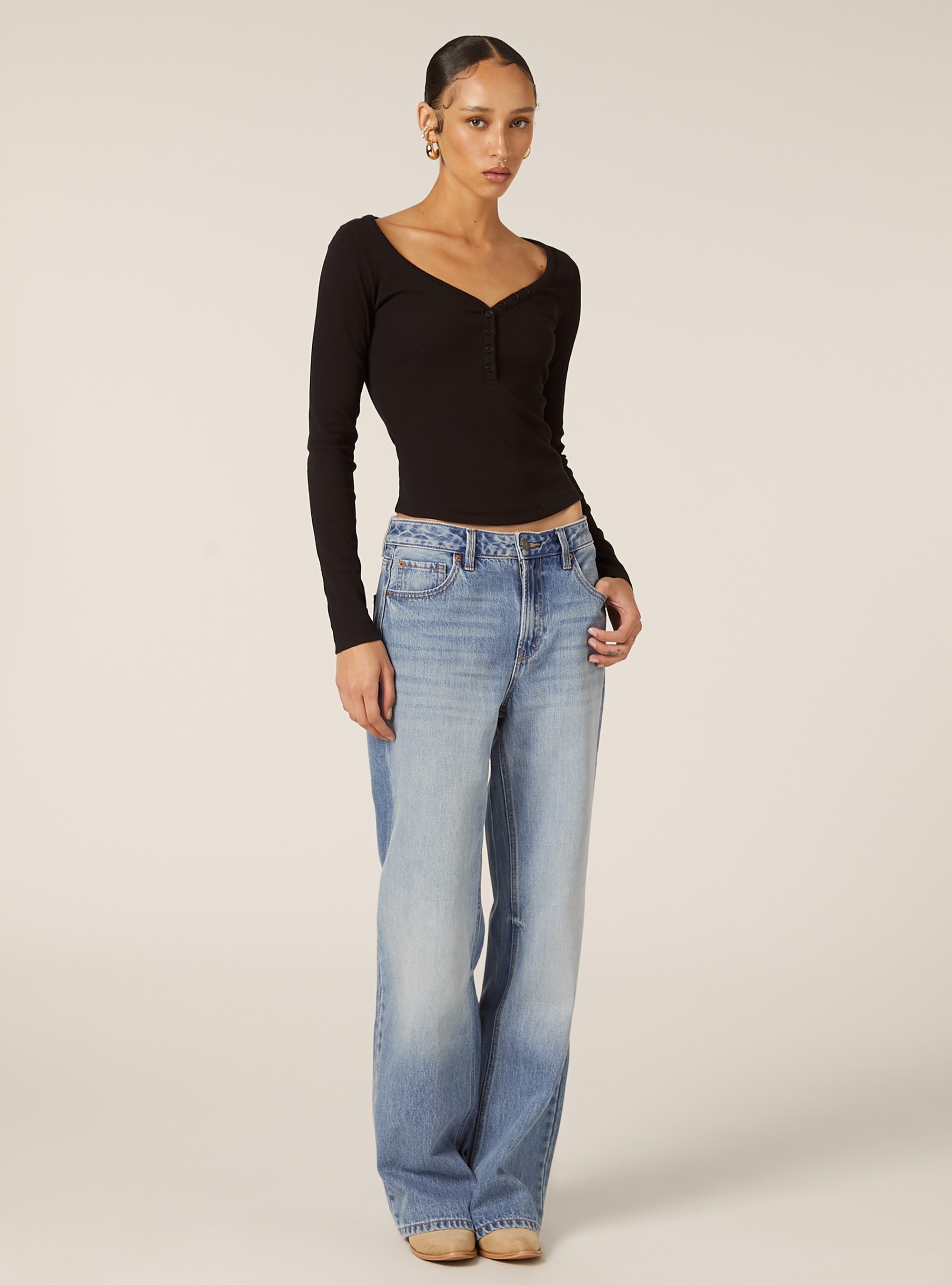 Long-sleeved V-neck T-shirt, BK1 BLACK