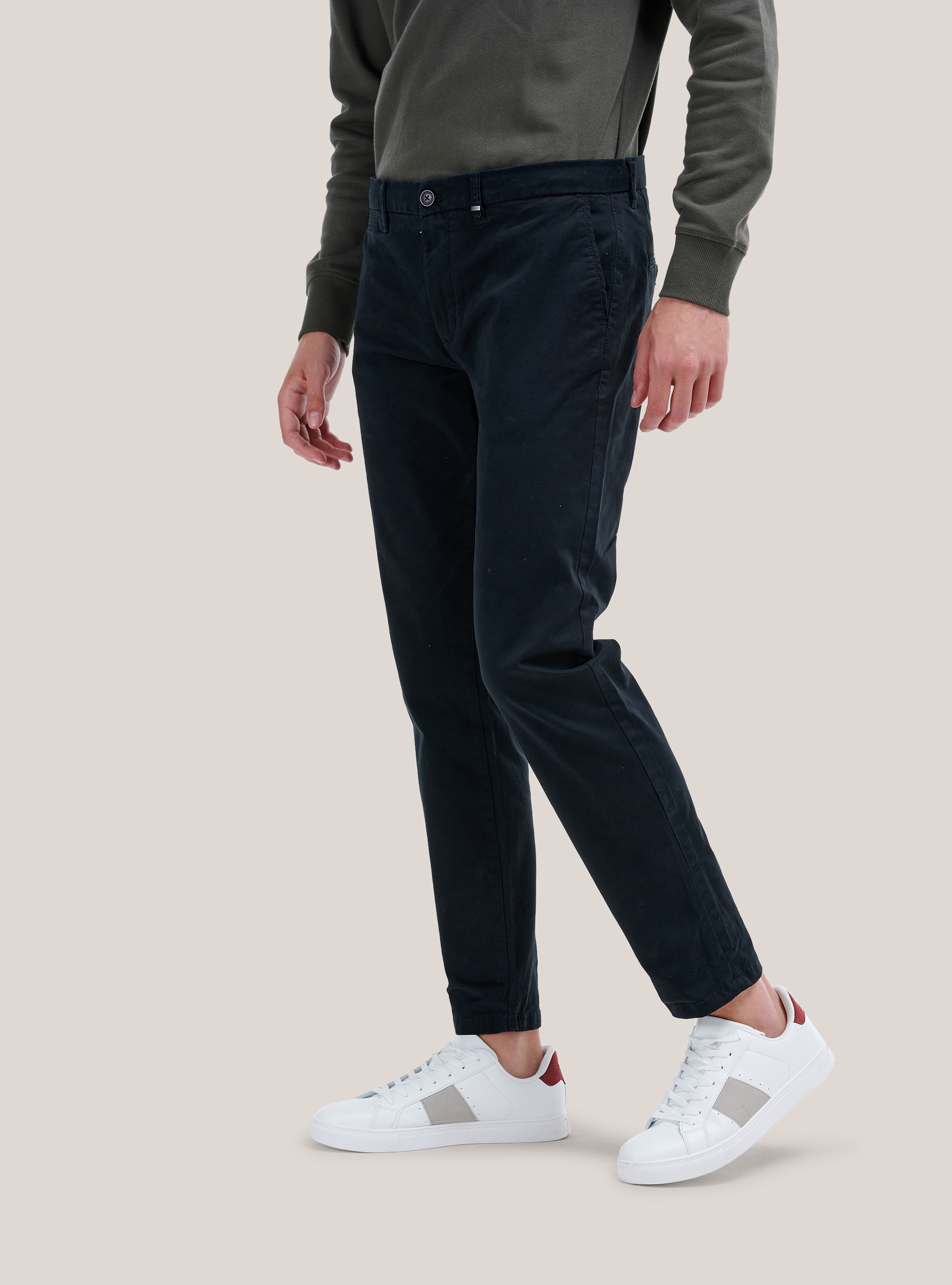 Pantalon Chino en sergé stretch, C101 BLACK