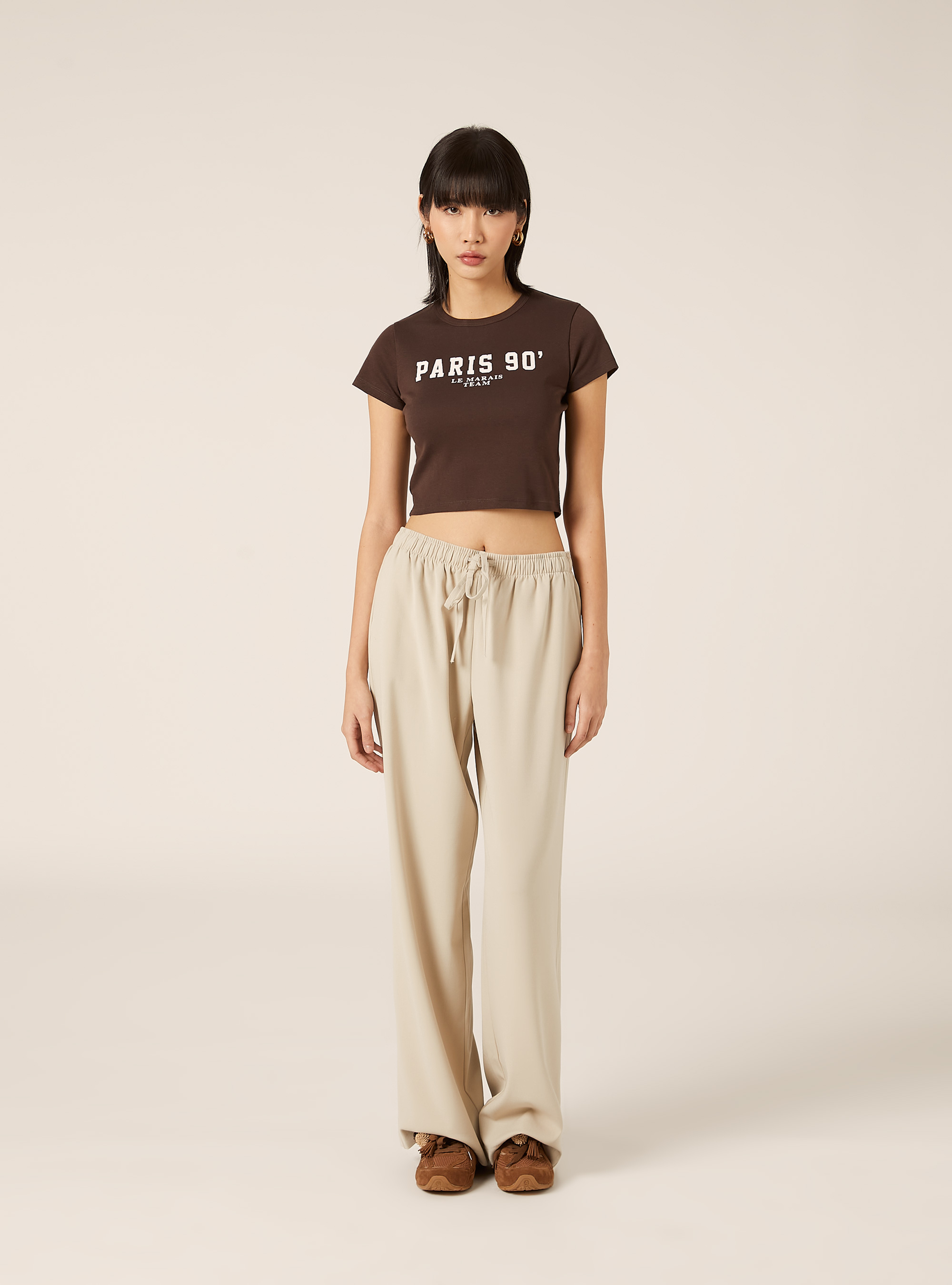 Kurz&auml;rmeliges Crop-T-Shirt mit College-Grafik-Print, BR1 BROWN DARK