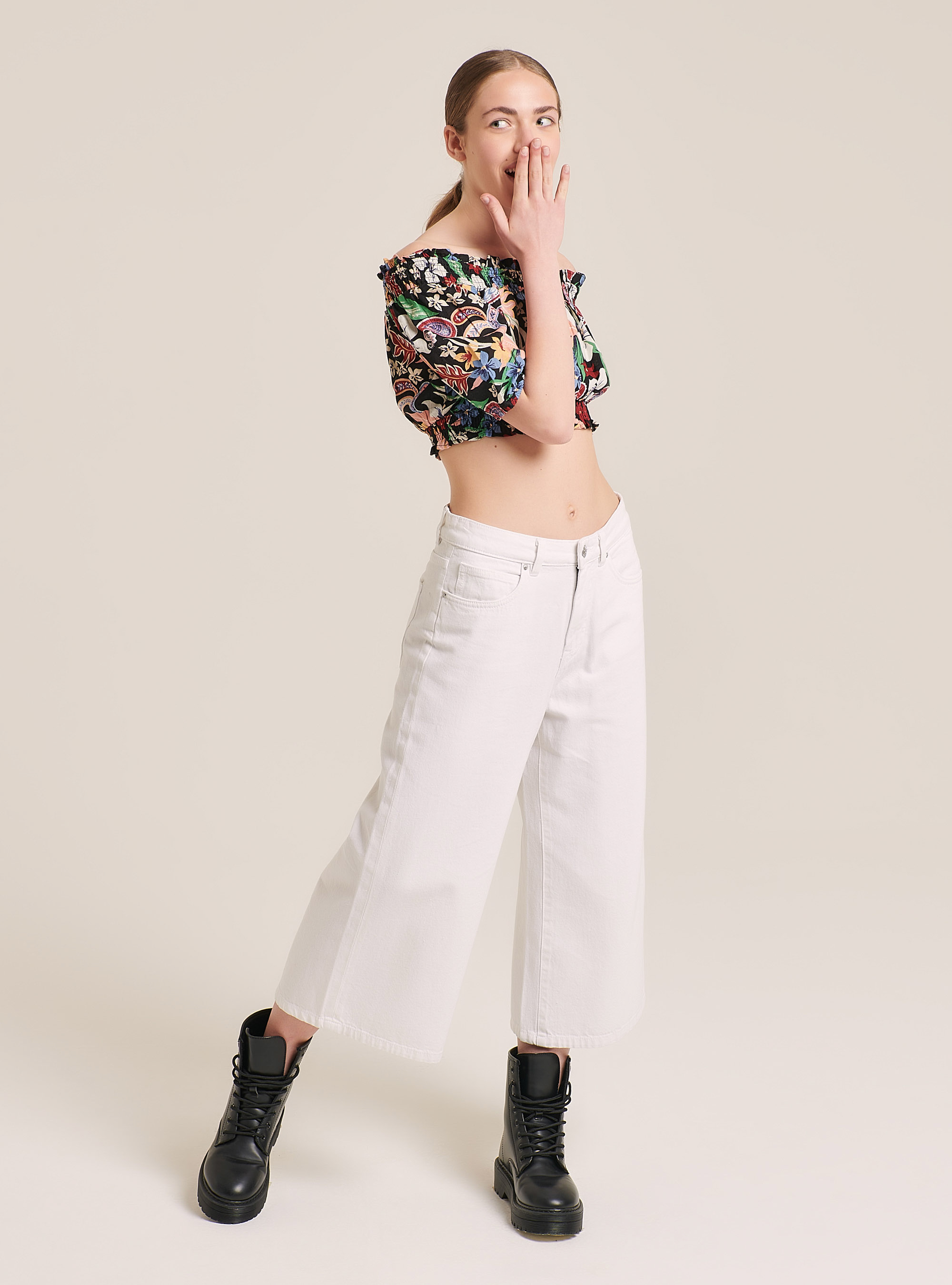 Blusa recortada con estampado tropical en mezcla de lino, MULTICOLORE