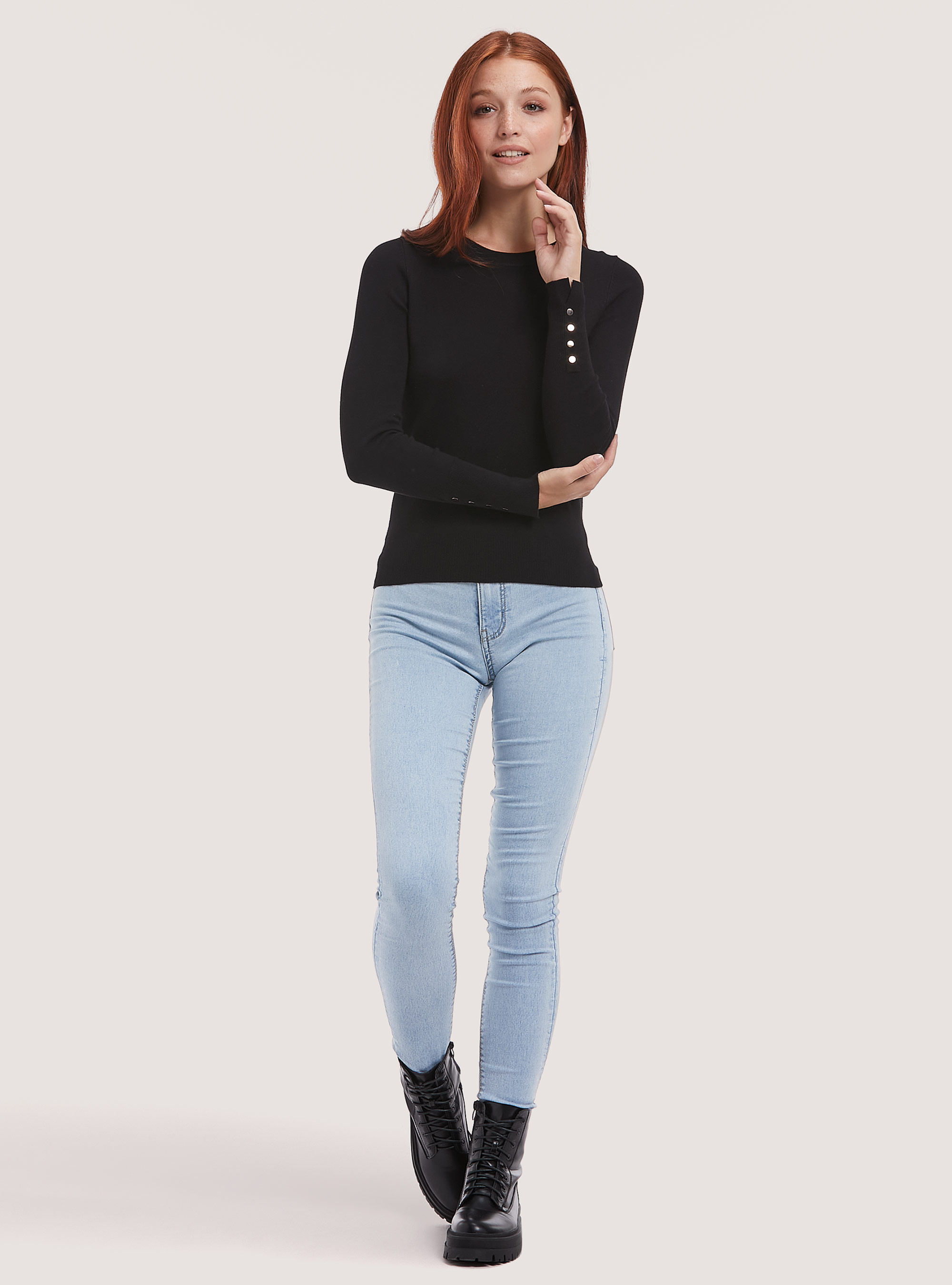 Pull à col rond avec boutons sur la manche, BK1 BLACK