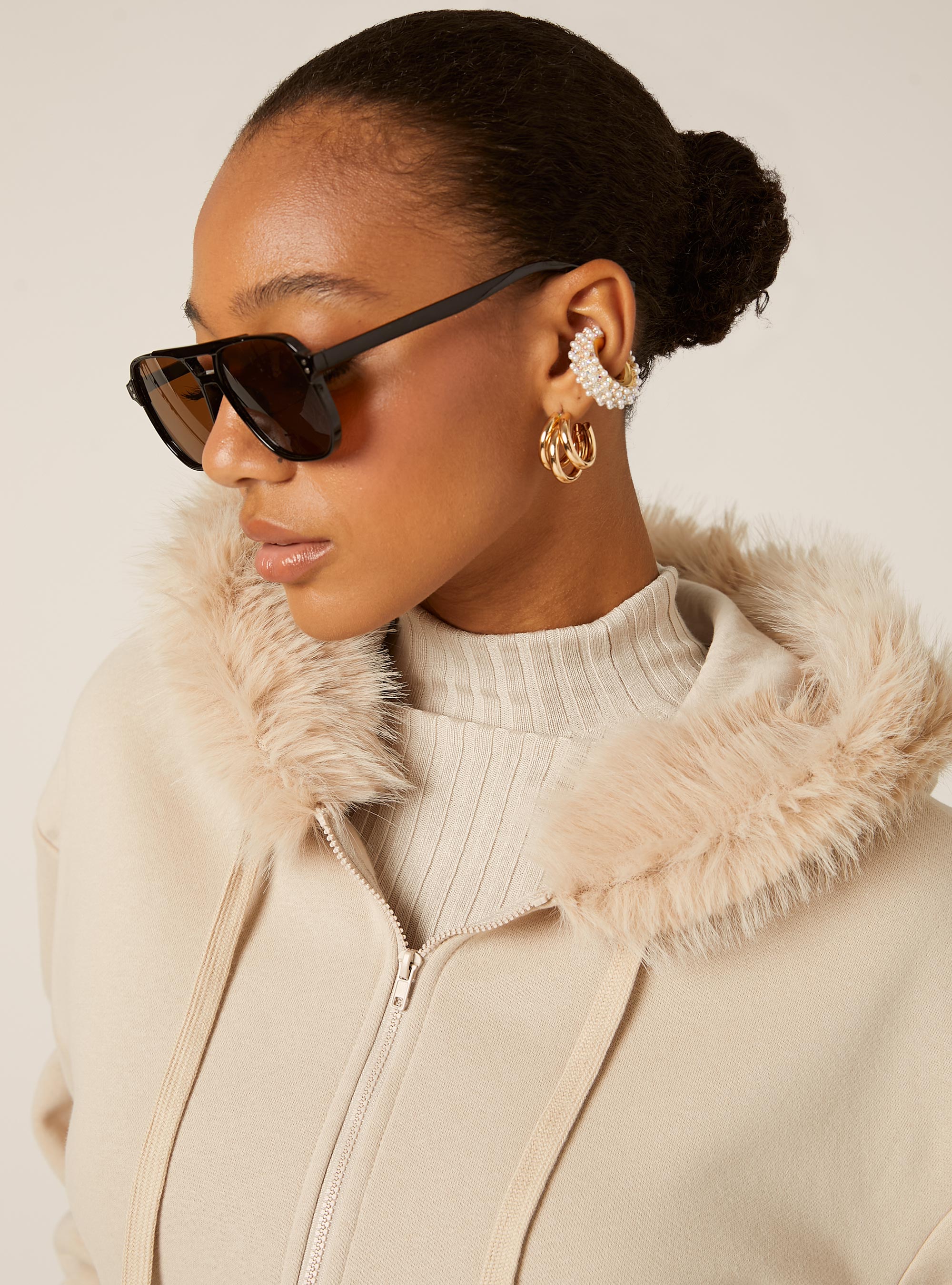 Cropped hoodie with fur trim, BG2 BEIGE MEDIUM