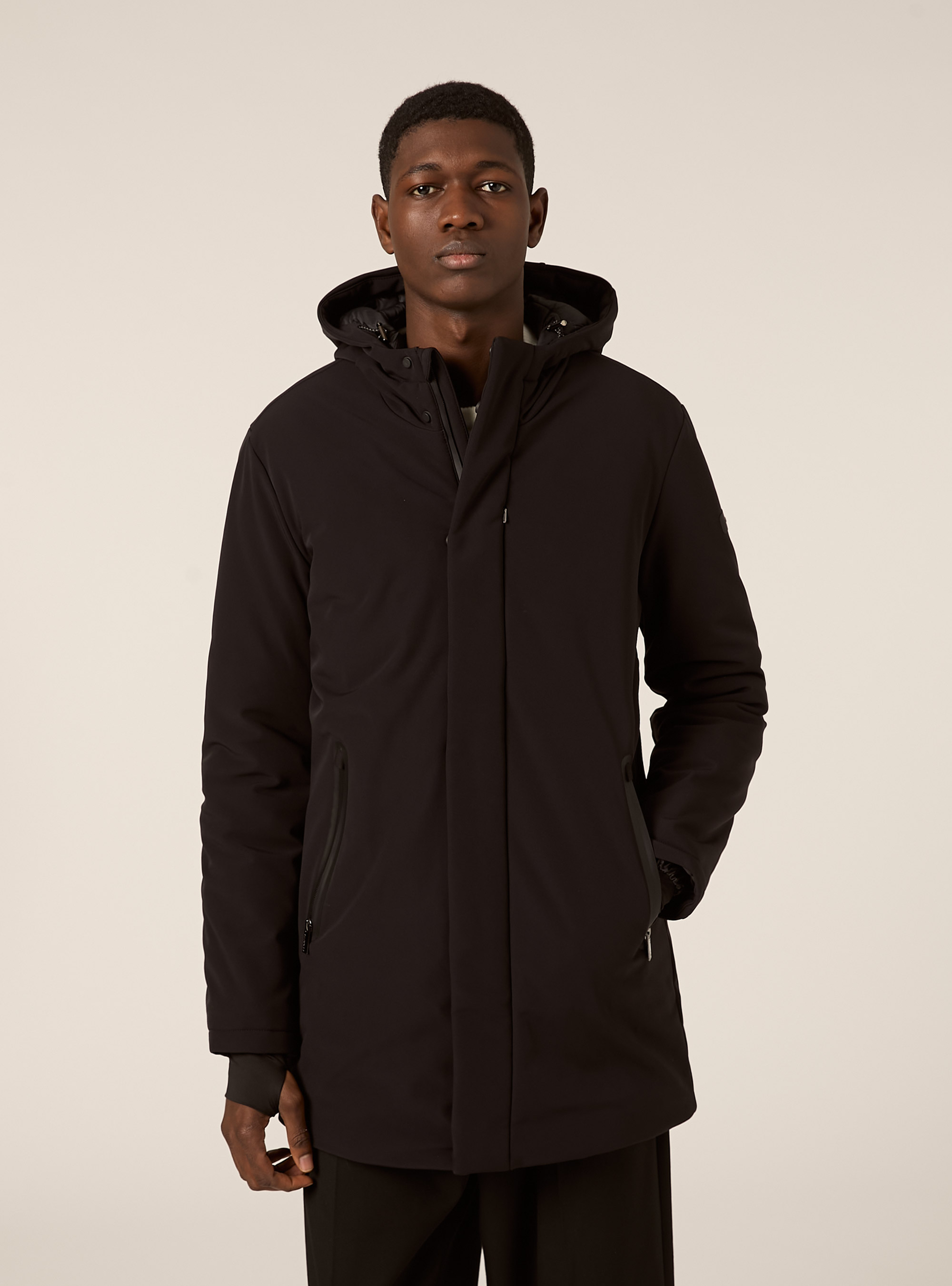 Giubbino con cappuccio e zip impermeabili lungo, BK1 BLACK