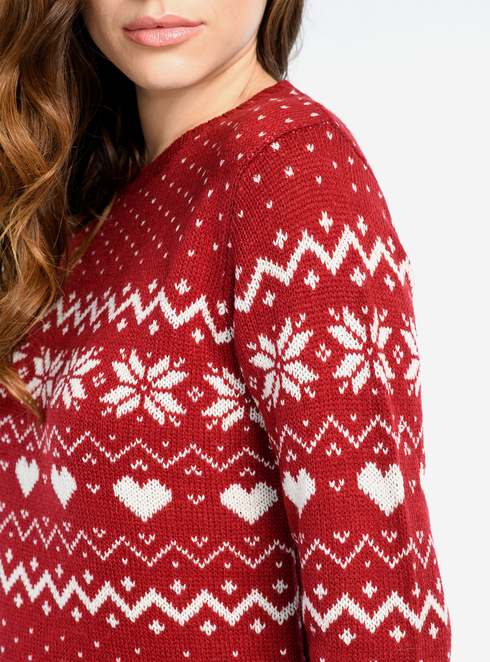 JERSEY DE CUELLO REDONDO CON MOTIVOS NAVIDEÑOS, ROJO