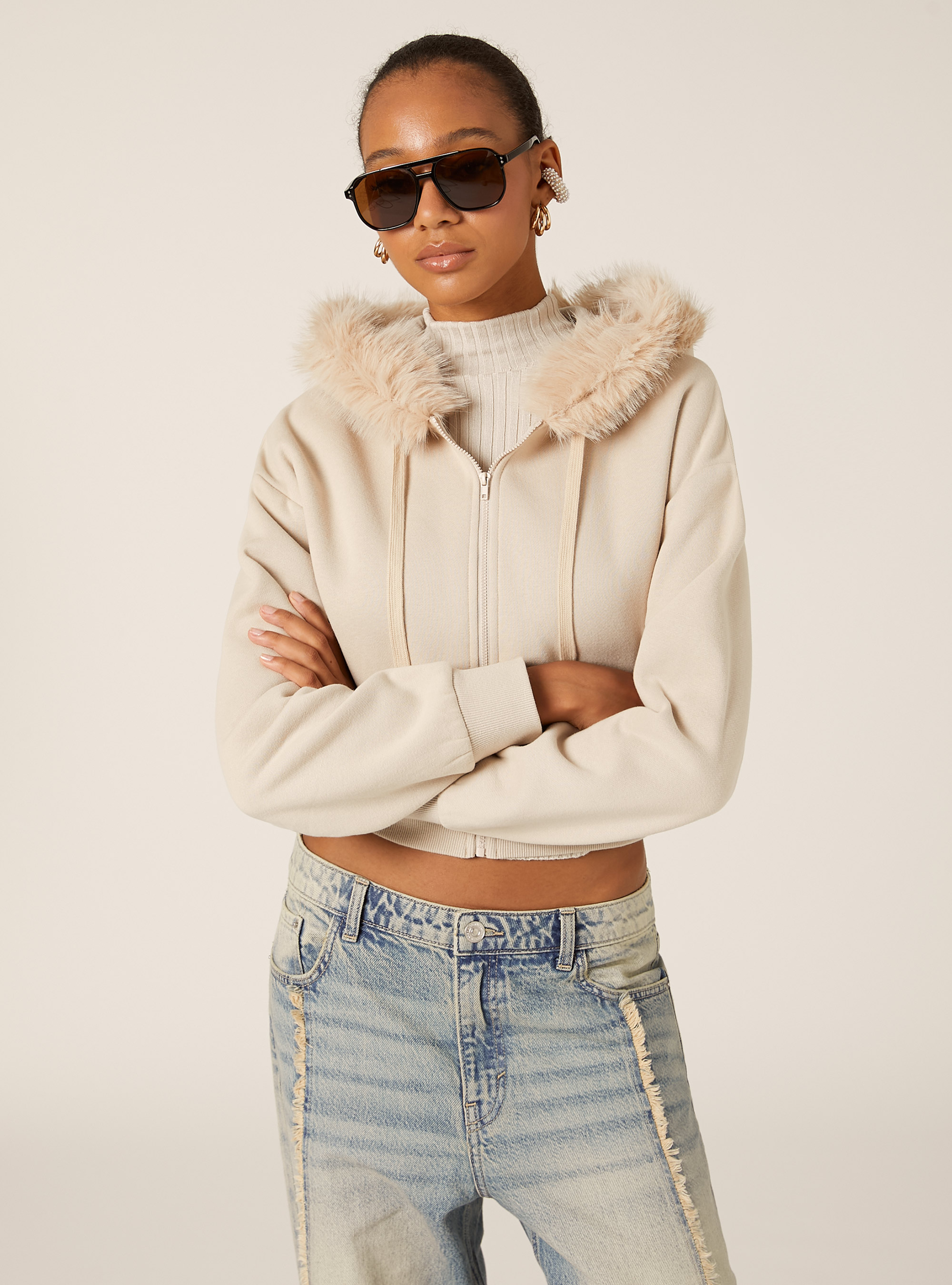 Cropped hoodie with fur trim, BG2 BEIGE MEDIUM