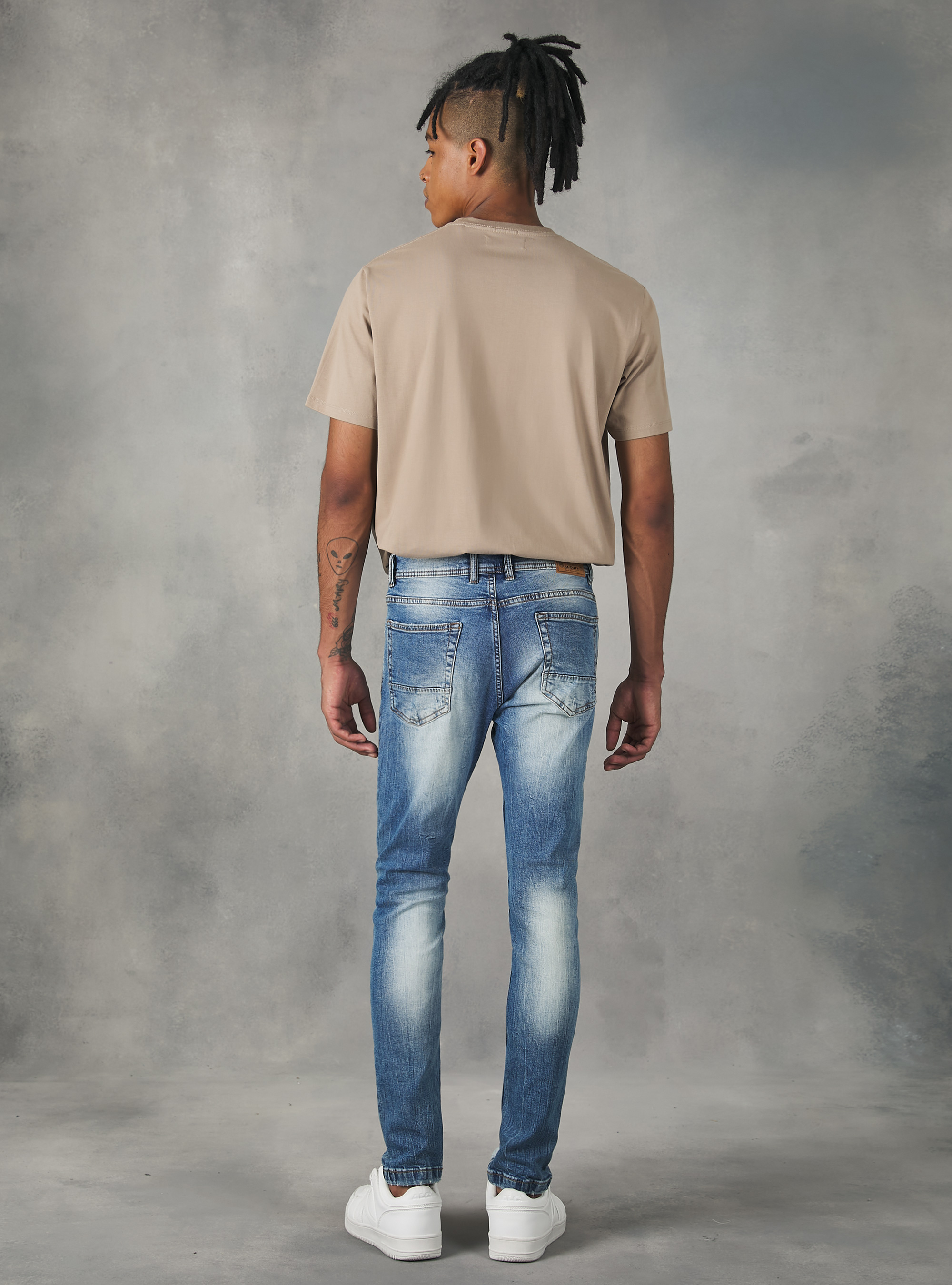 Super skinny jeans with breaks in stretch denim, D004 MEDIUM LIGHT BLUE