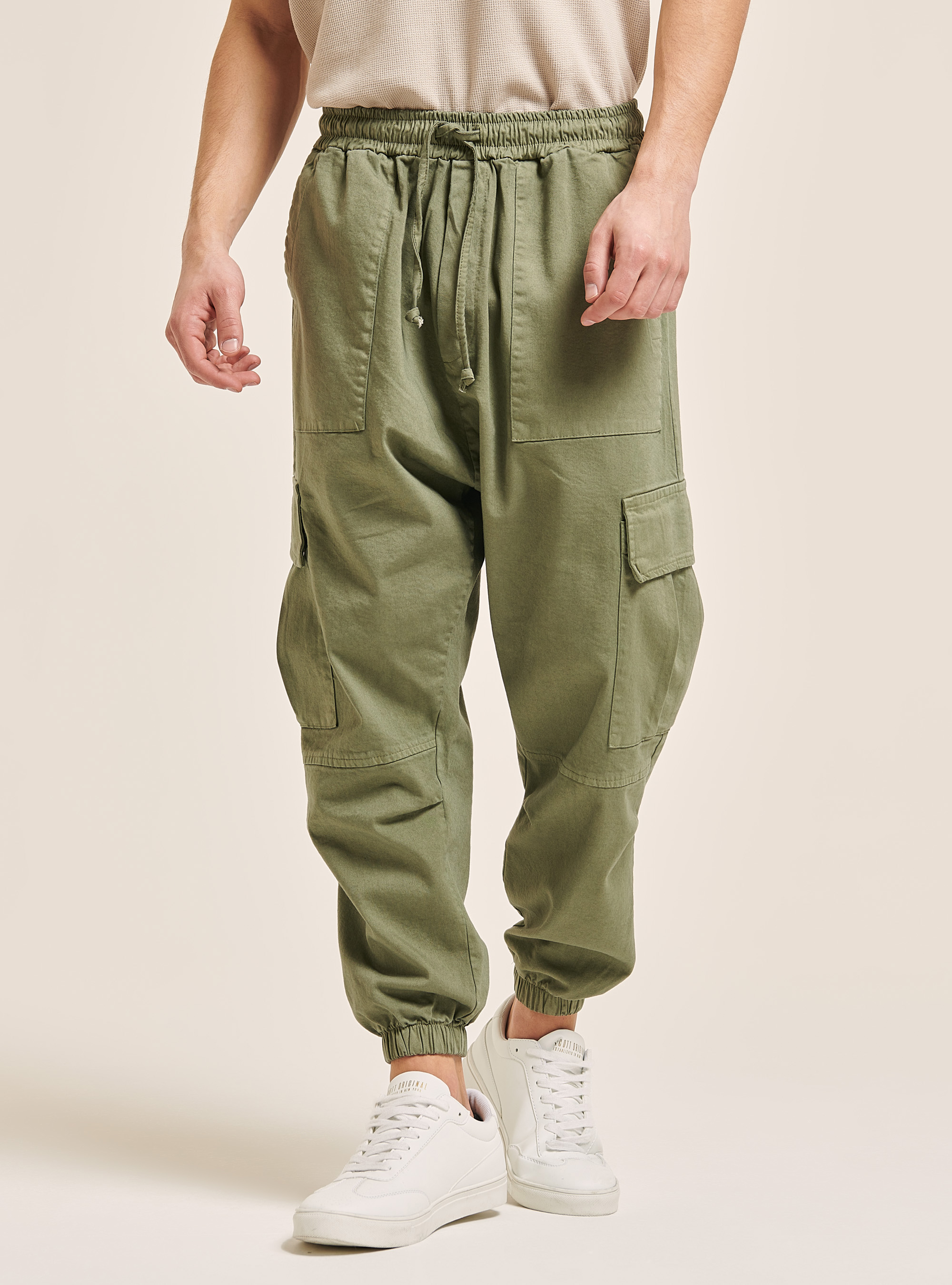 Jogger pants with side pockets