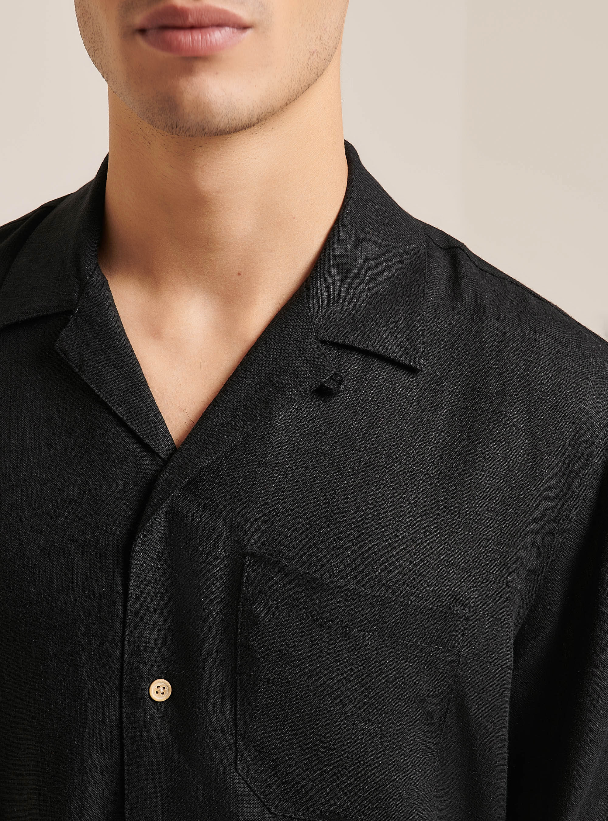 Camicia in misto lino con collo bowling, NERO