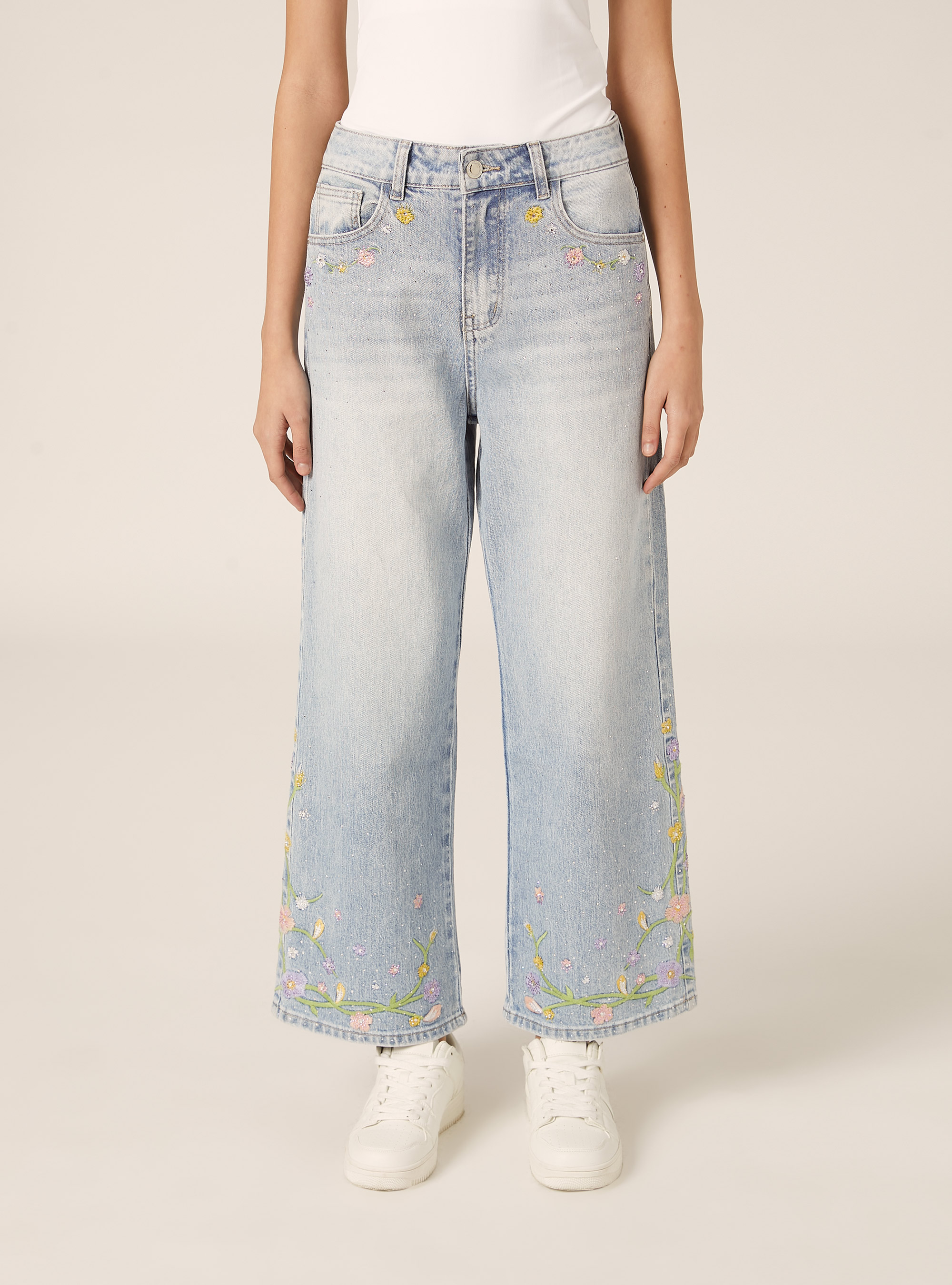 Jean droit court avec broderies, D006 AZURE